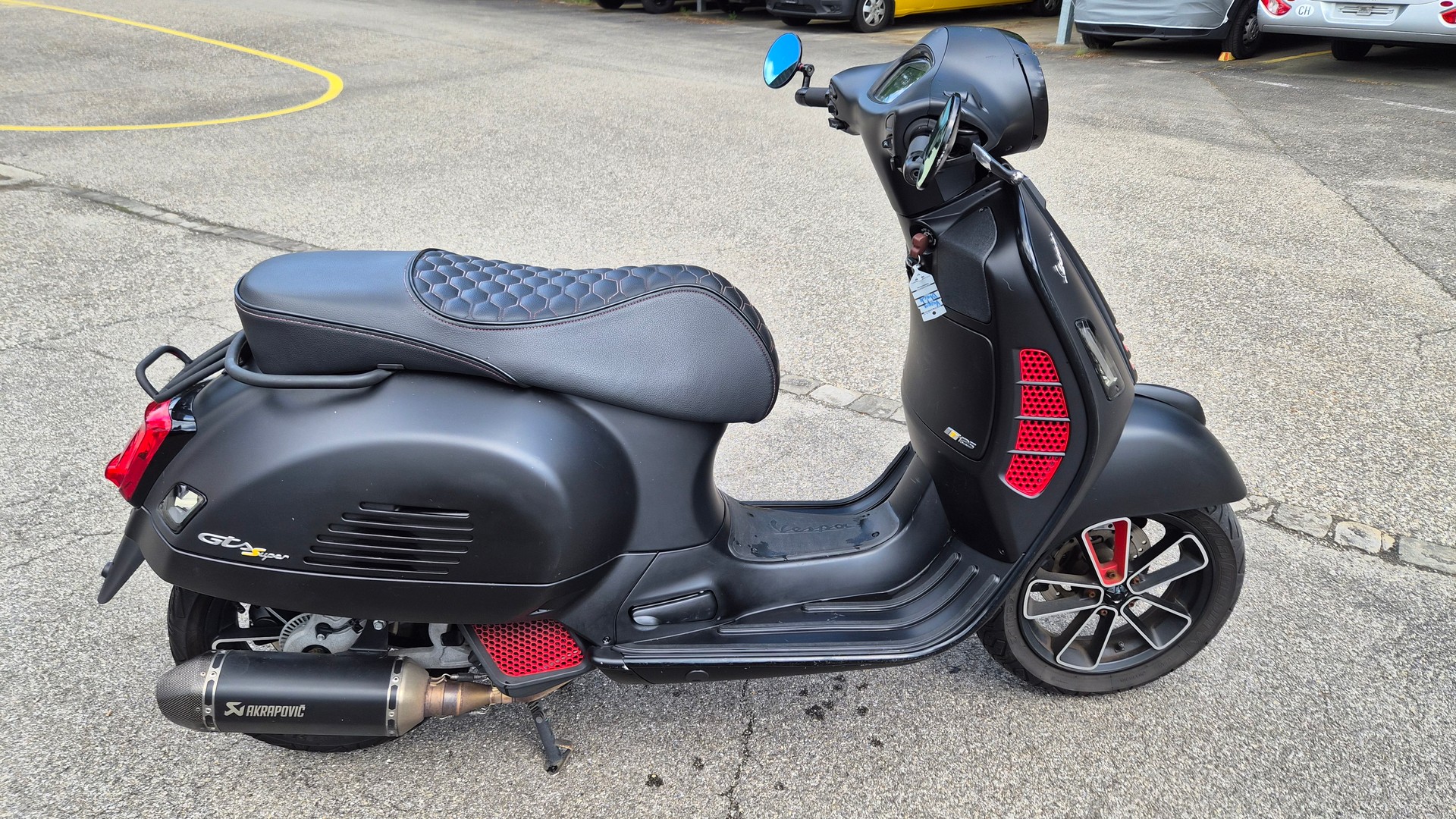 PIAGGIO Vespa GTS 125 Racing Sixties ABS-image-1