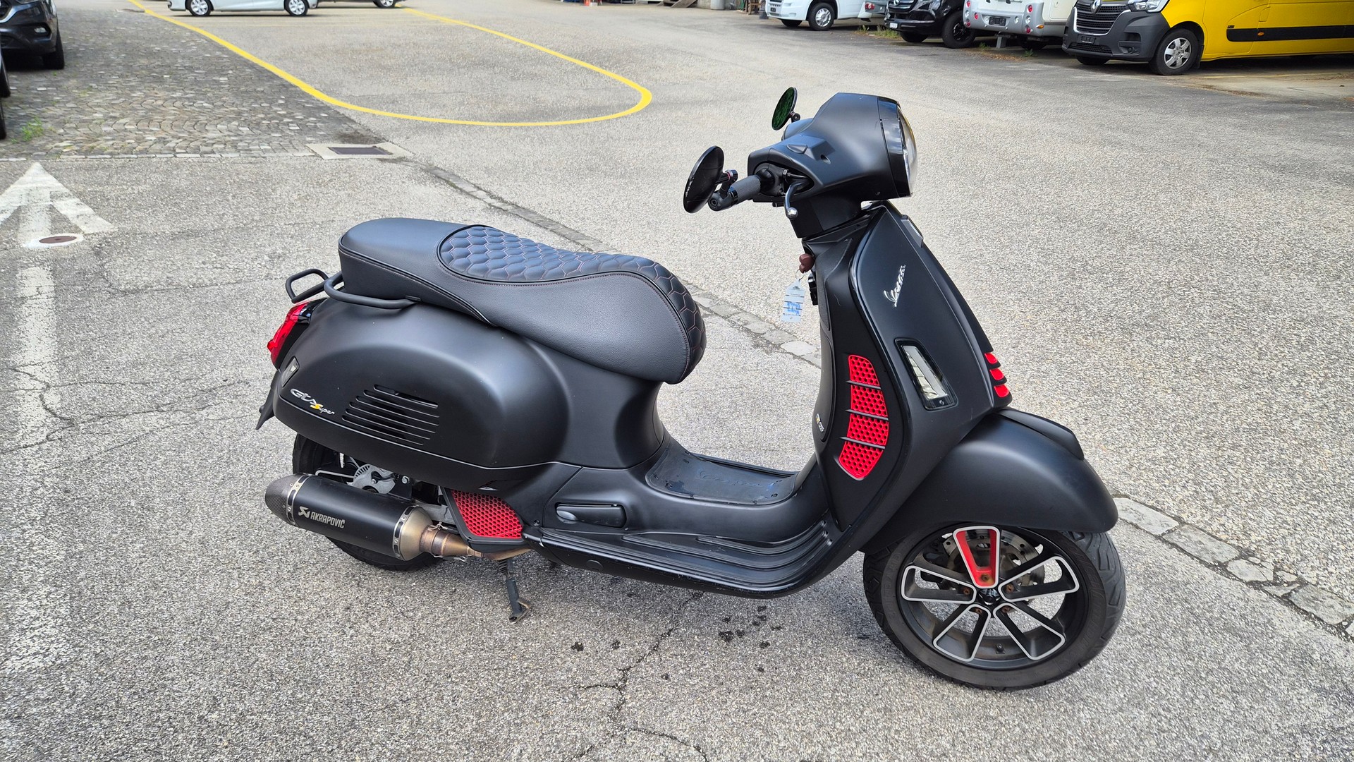 PIAGGIO Vespa GTS 125 Racing Sixties ABS-image-0