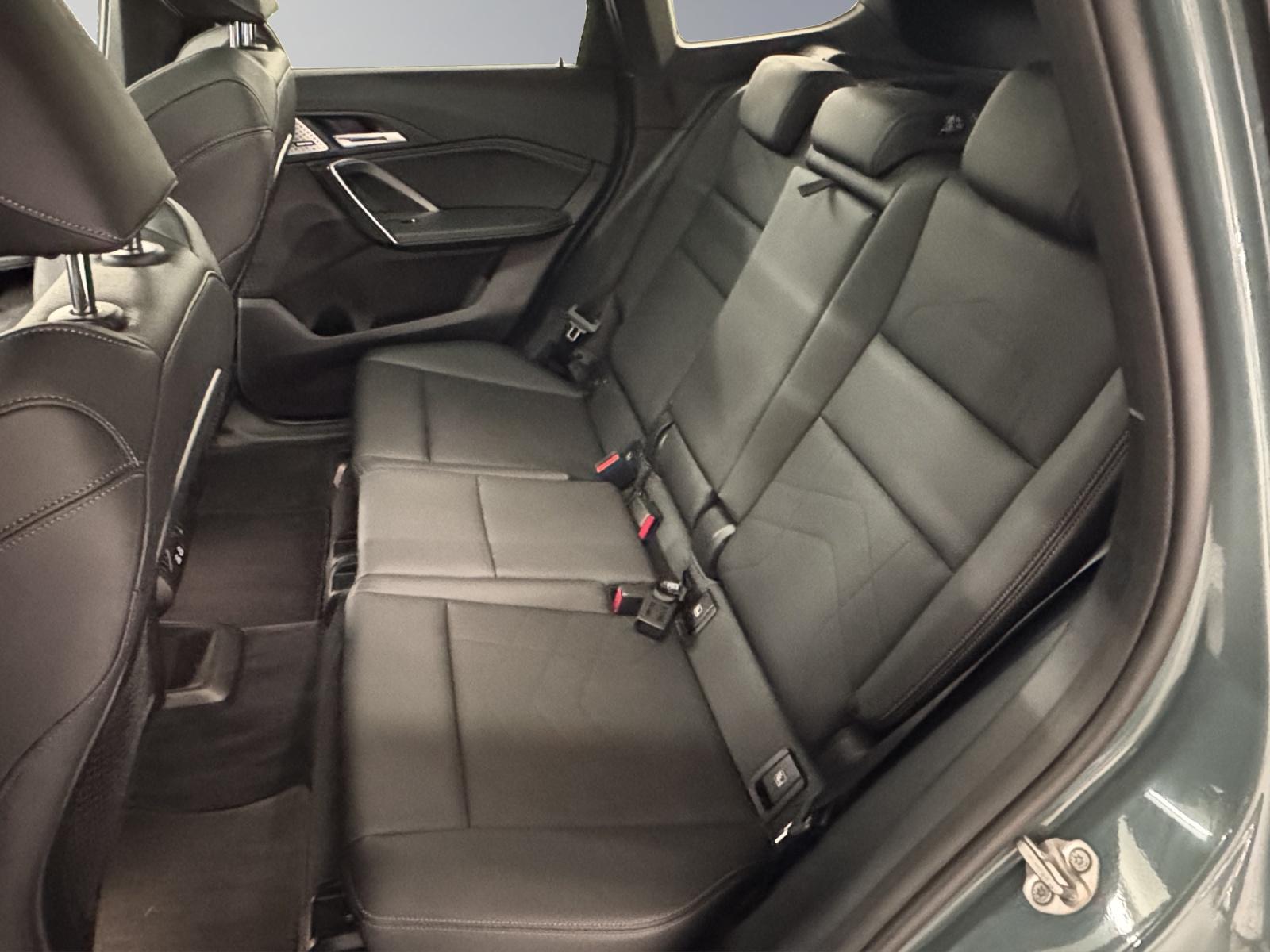 BMW X1 23i xDrive paddles-image-13