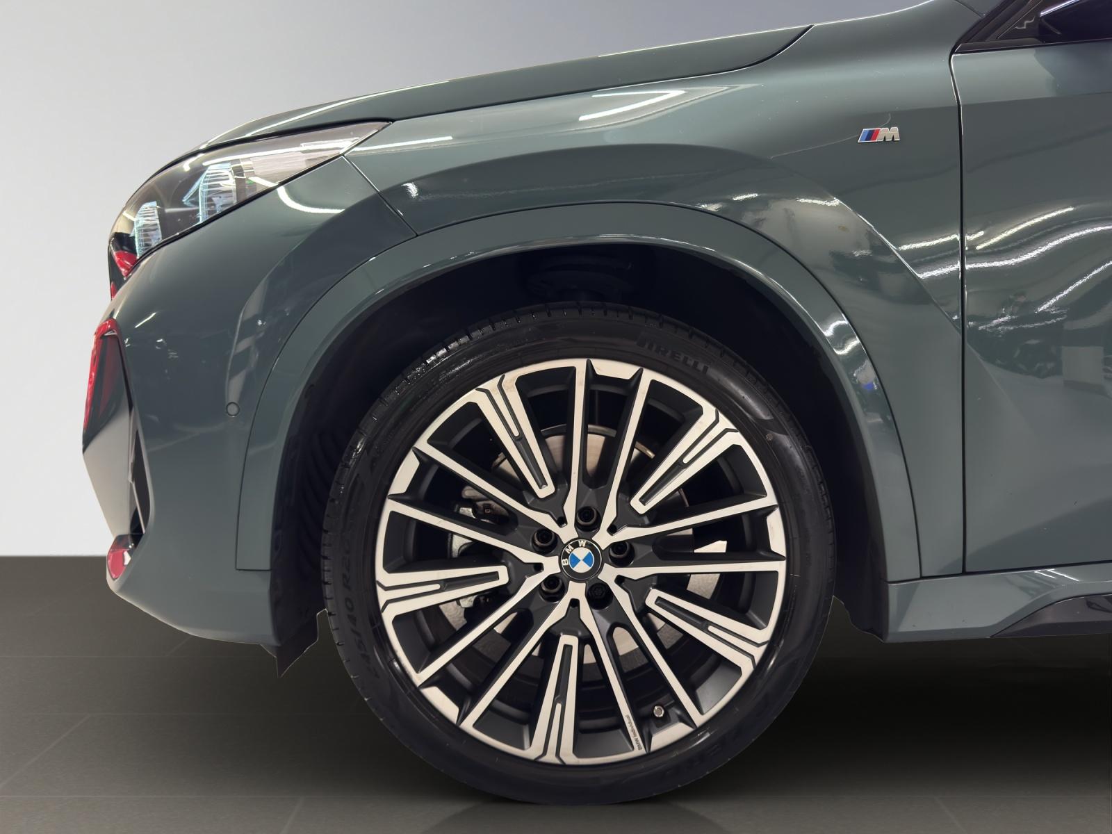 BMW X1 23i xDrive paddles-image-8