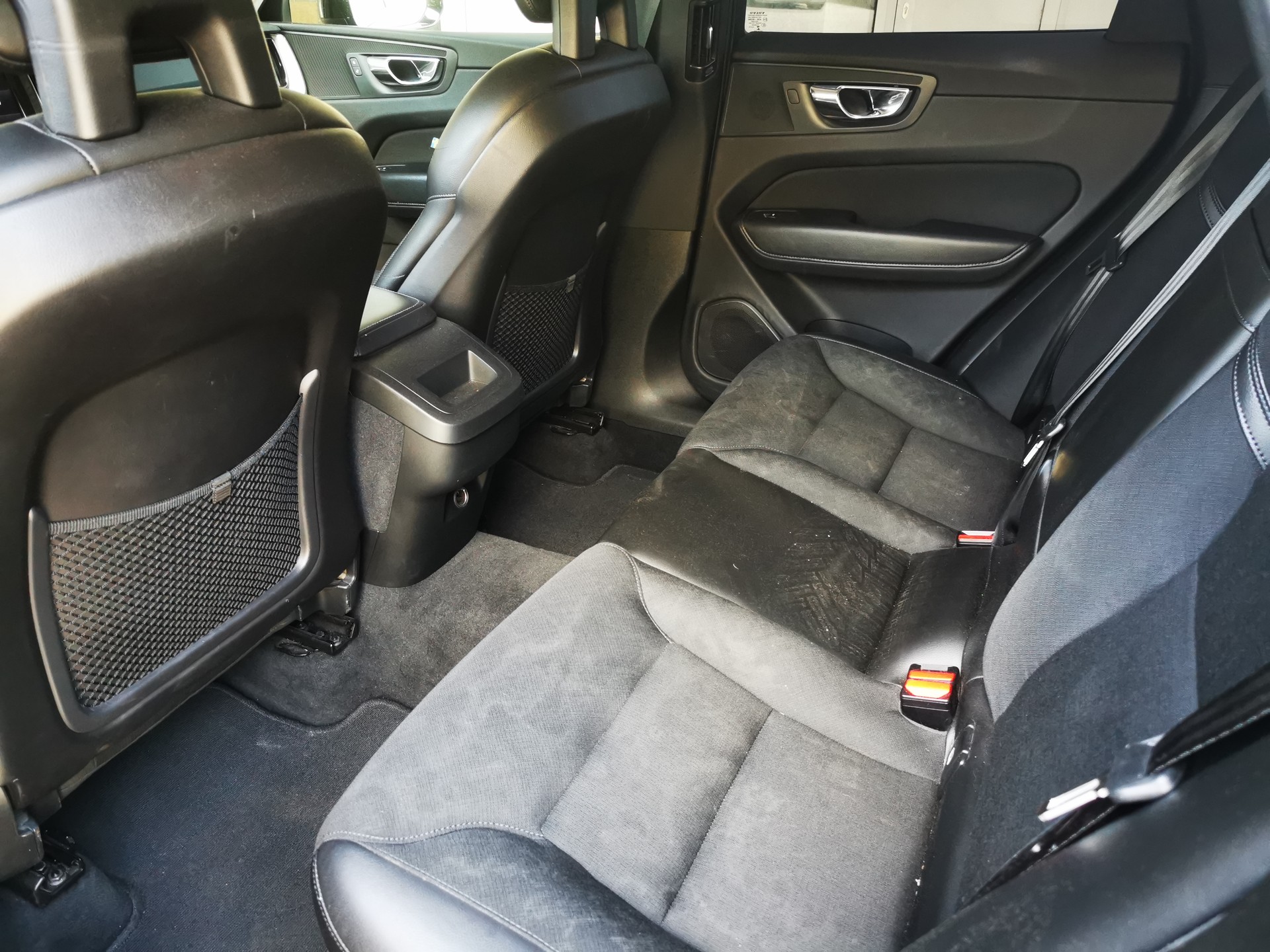 VOLVO XC60 T5 AWD Momentum Geartronic-image-6
