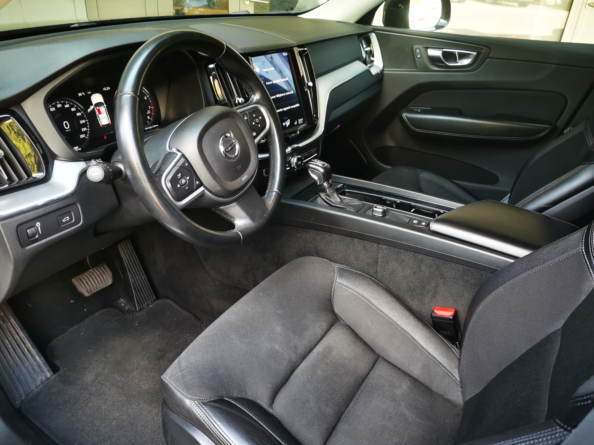 VOLVO XC60 T5 AWD Momentum Geartronic-image-8