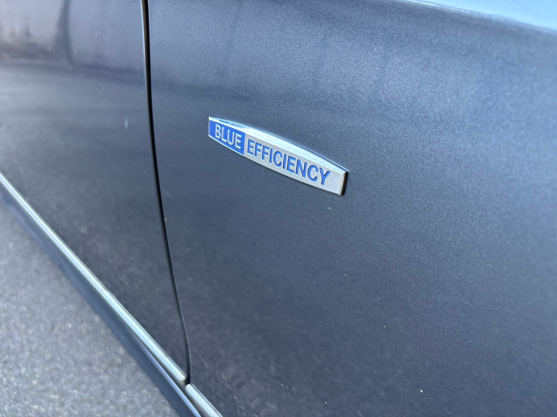 MERCEDES-BENZ E 200 CGI BlueEfficiency Avantgarde Automatic-image-15