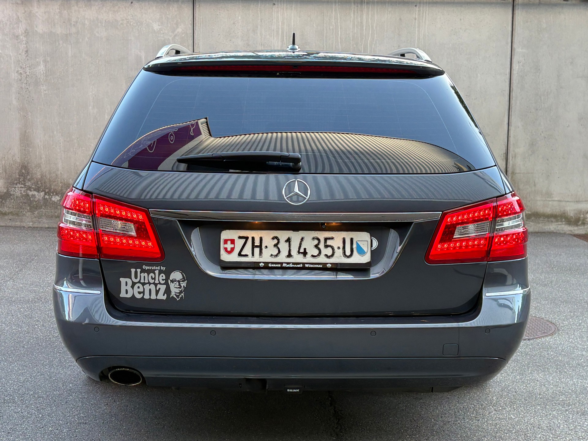 MERCEDES-BENZ E 200 CGI BlueEfficiency Avantgarde Automatic-image-3