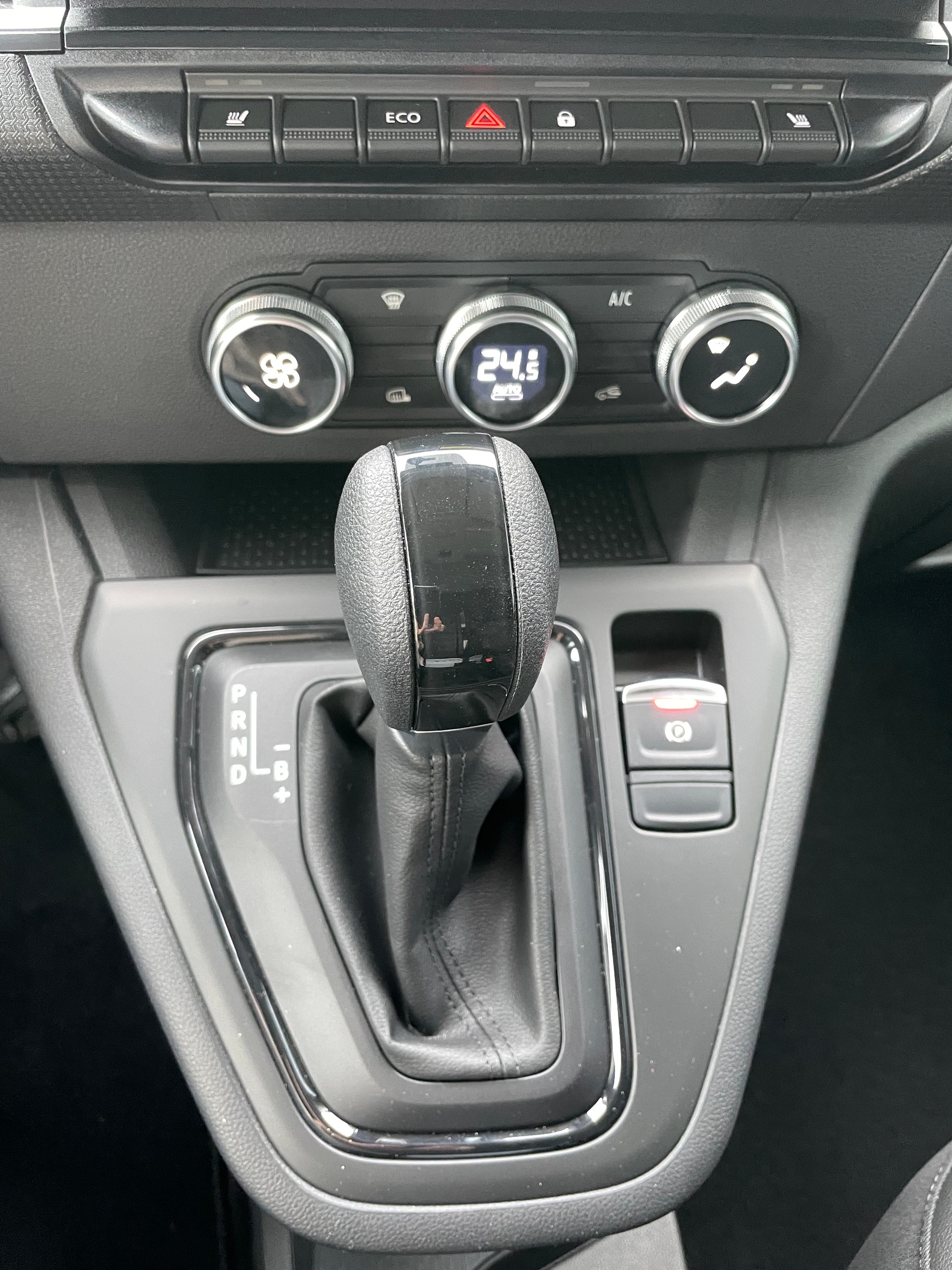 NISSAN Townstar EV45 kWh 22kW L2 Acenta-image-27