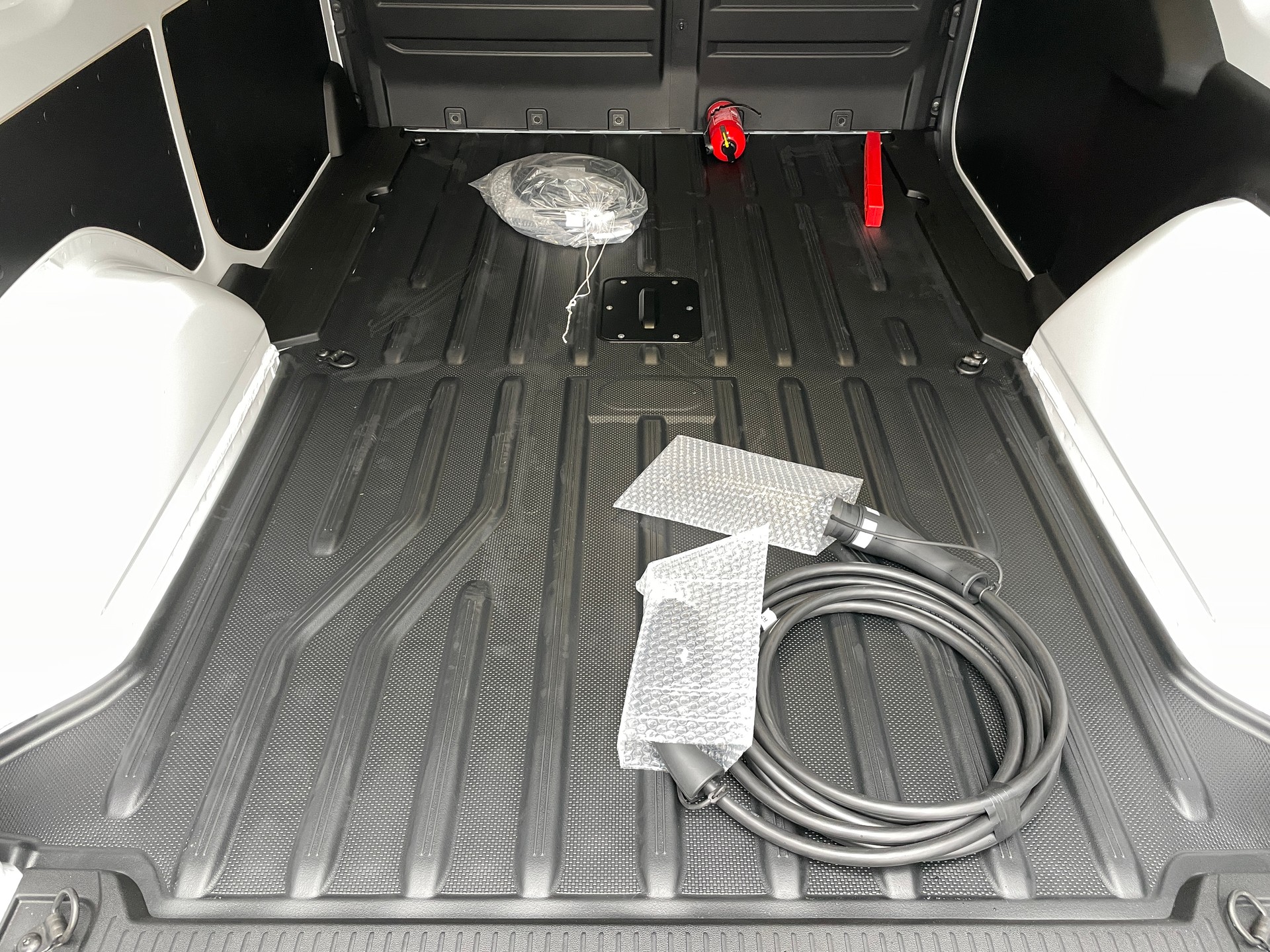 NISSAN Townstar EV45 kWh 22kW L2 Acenta-image-14