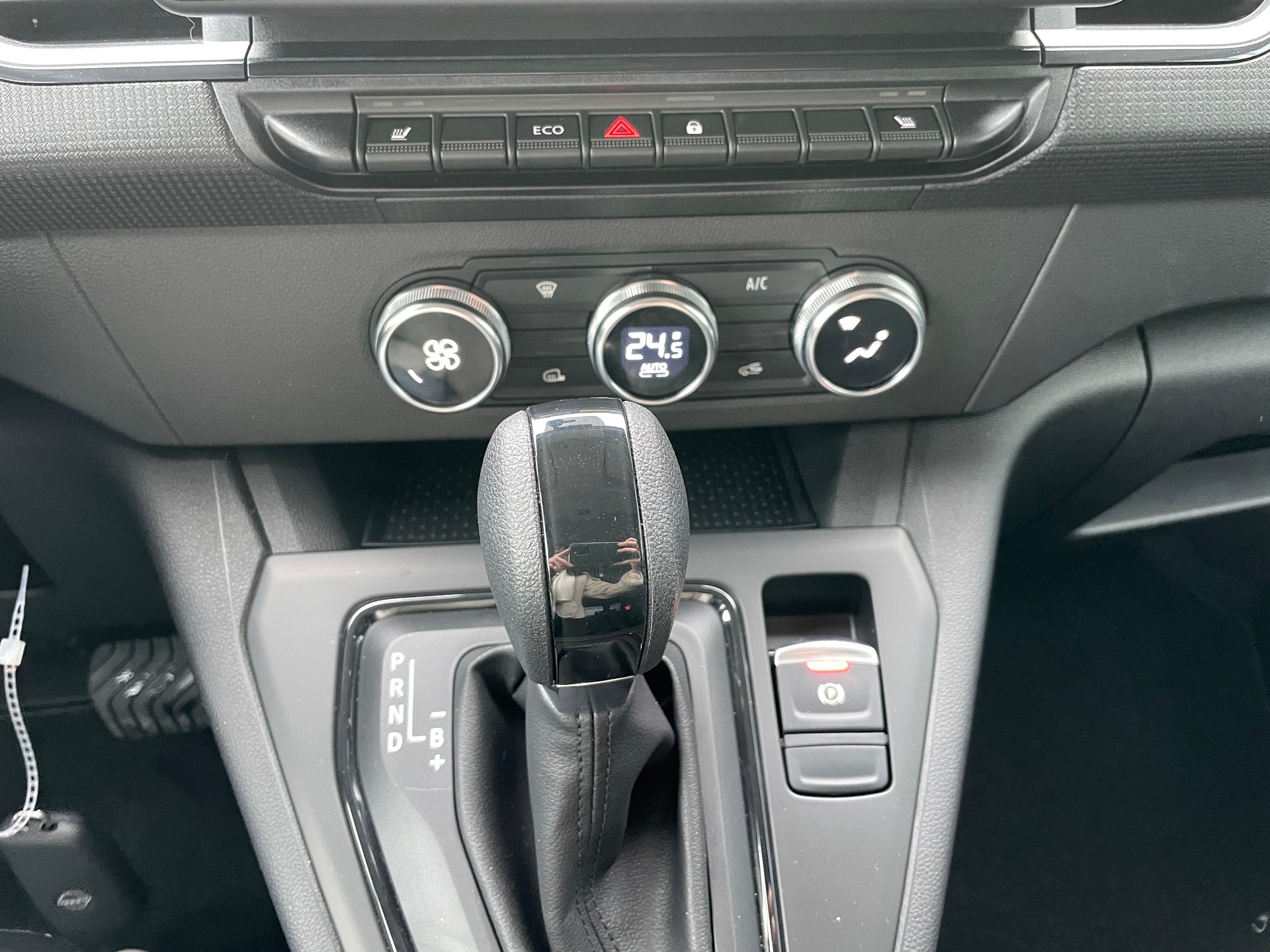 NISSAN Townstar EV45 kWh 22kW L2 Acenta-image-25