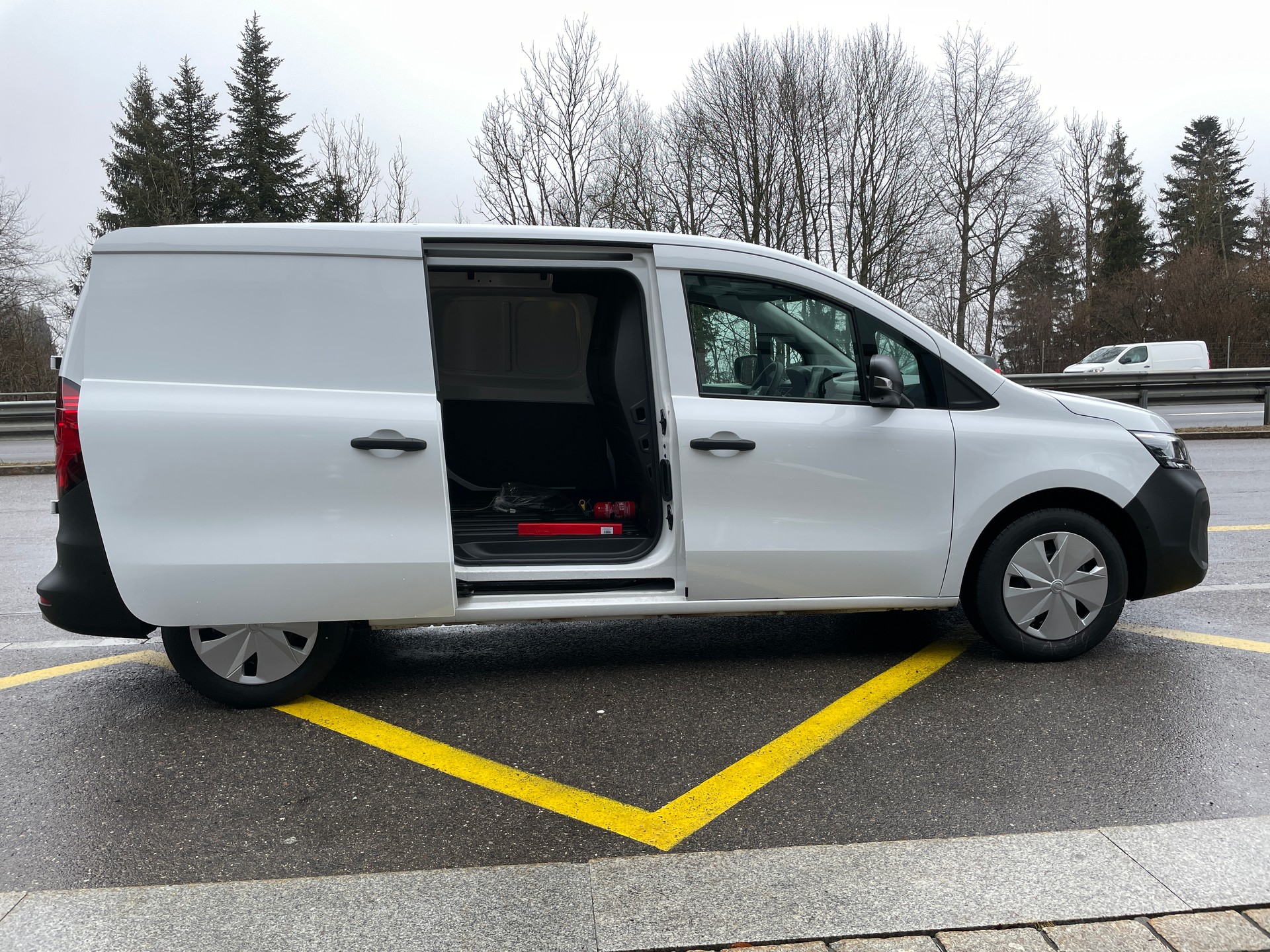 NISSAN Townstar EV45 kWh 22kW L2 Acenta-image-6