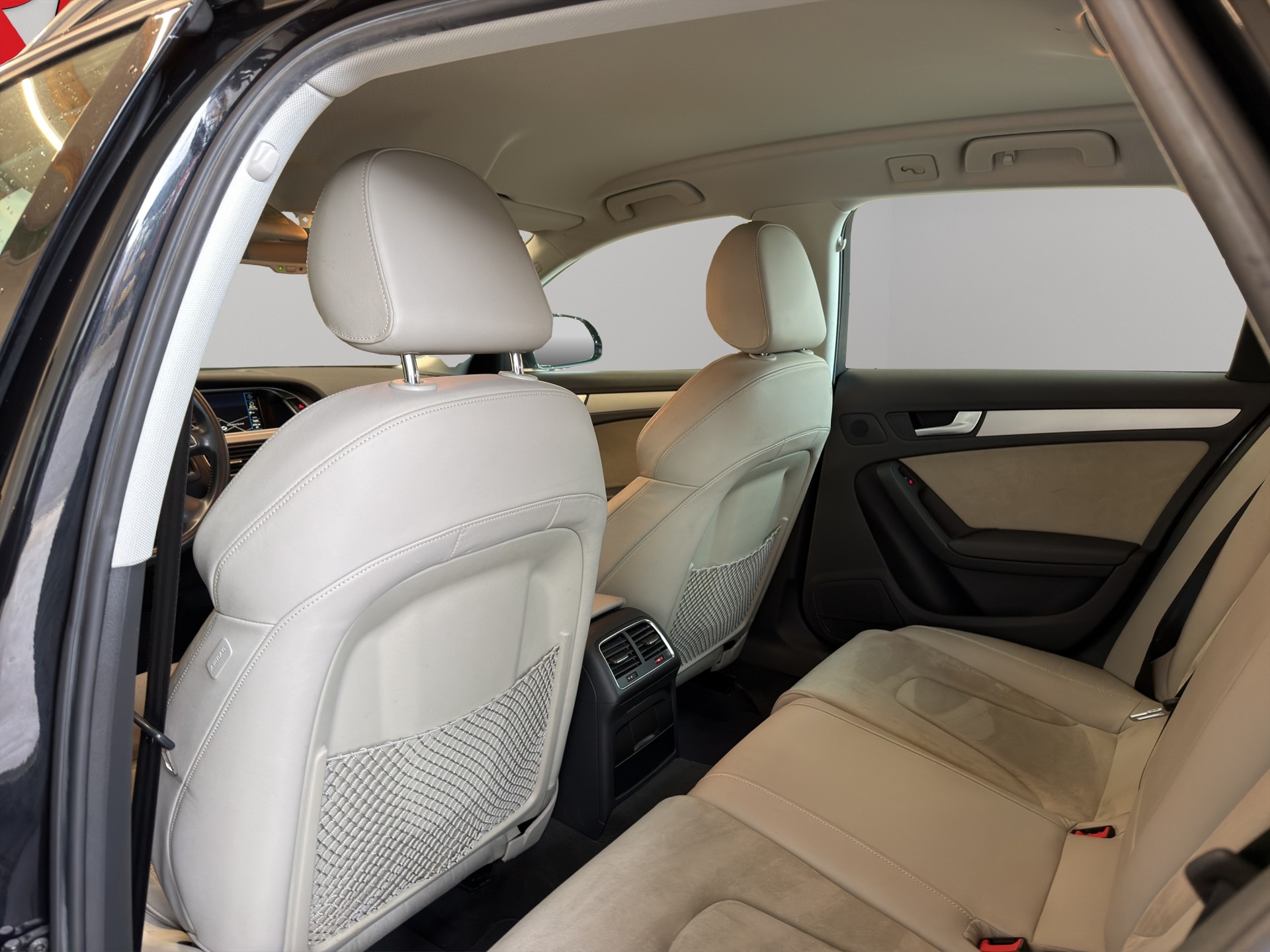 AUDI A4 allroad 3.0 TDI quattro S-tronic-image-13
