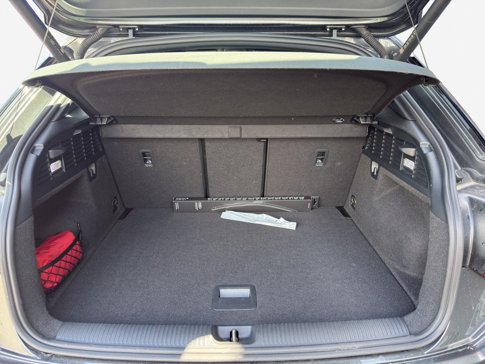 AUDI Q2 35 TFSI S line-image-12