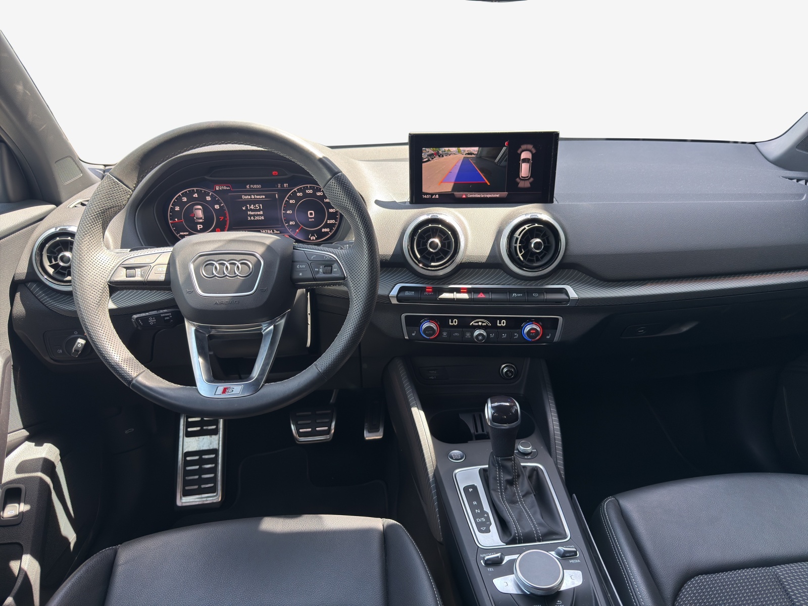 AUDI Q2 35 TFSI S line-image-8