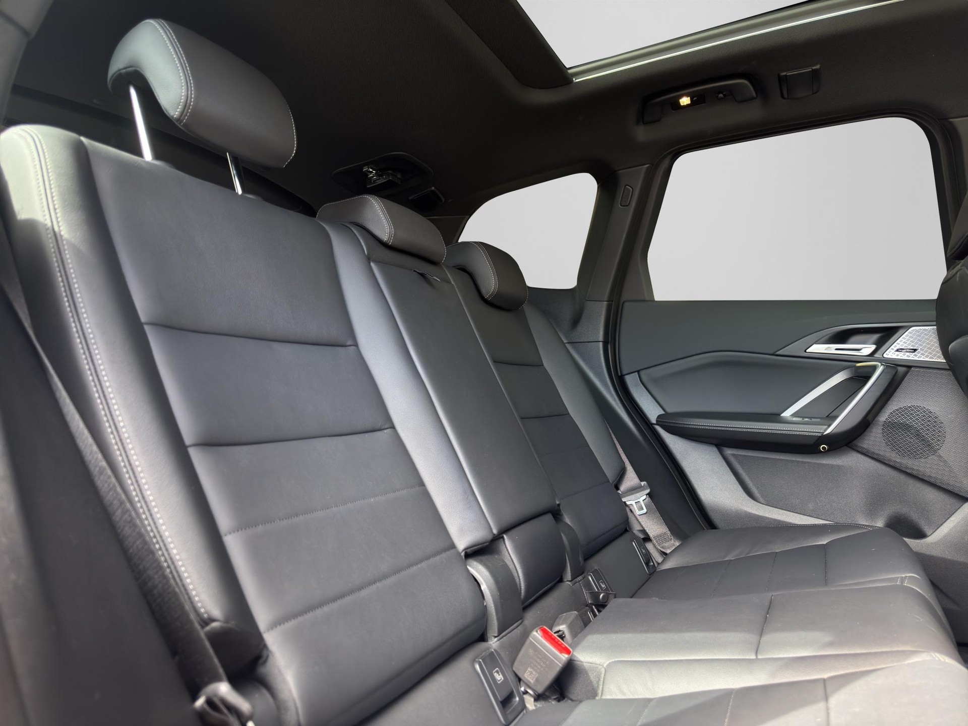 BMW X1 30e M Sport xDrive paddles-image-19