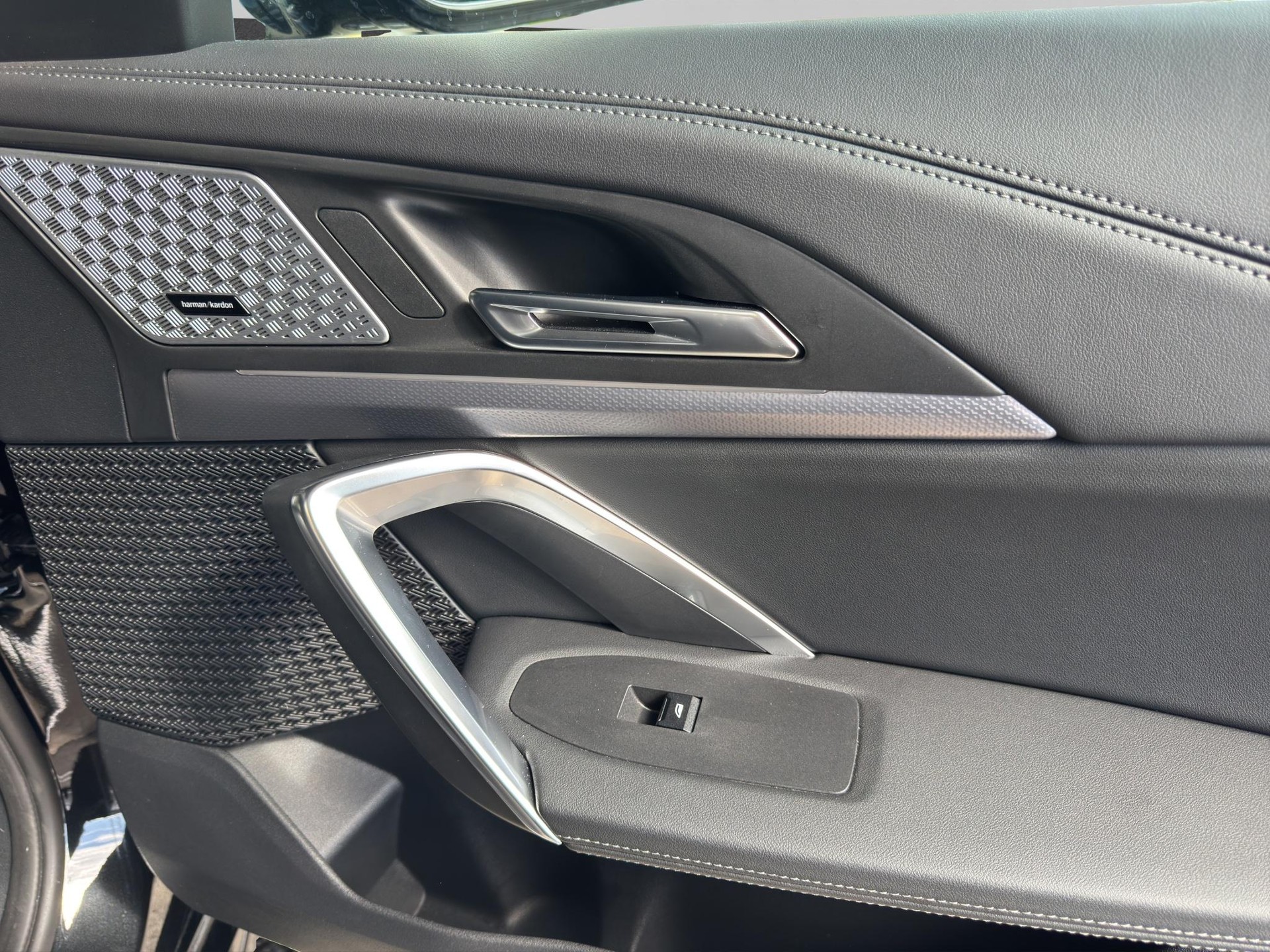 BMW X1 30e M Sport xDrive paddles-image-18