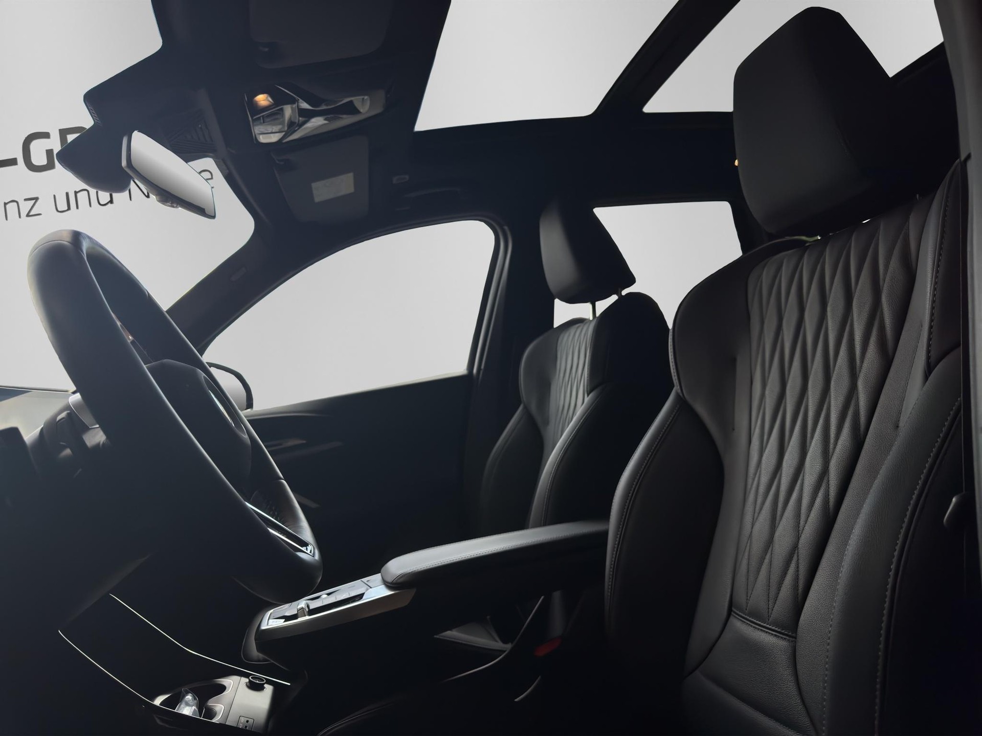 BMW X1 30e M Sport xDrive paddles-image-10