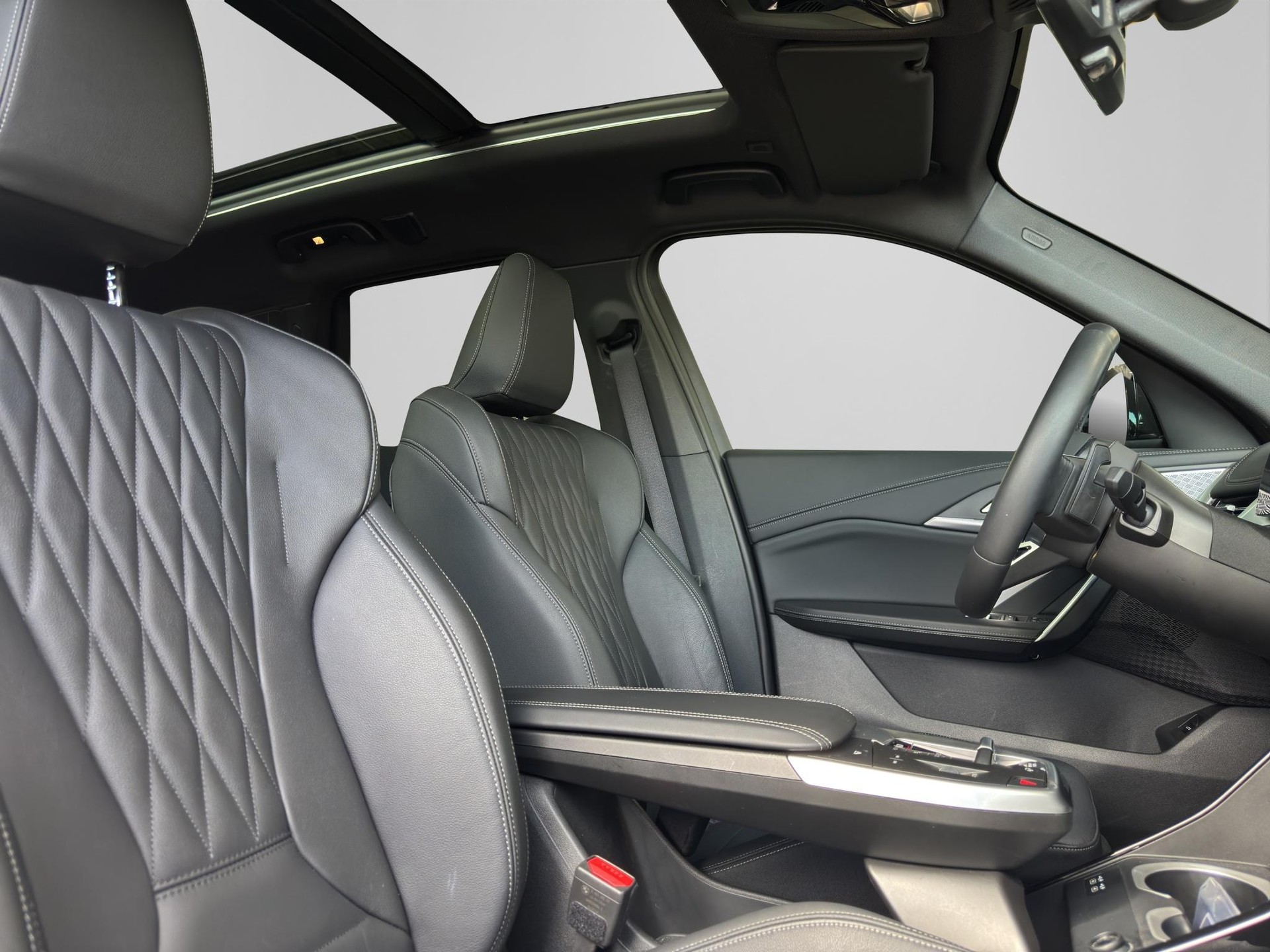 BMW X1 30e M Sport xDrive paddles-image-17