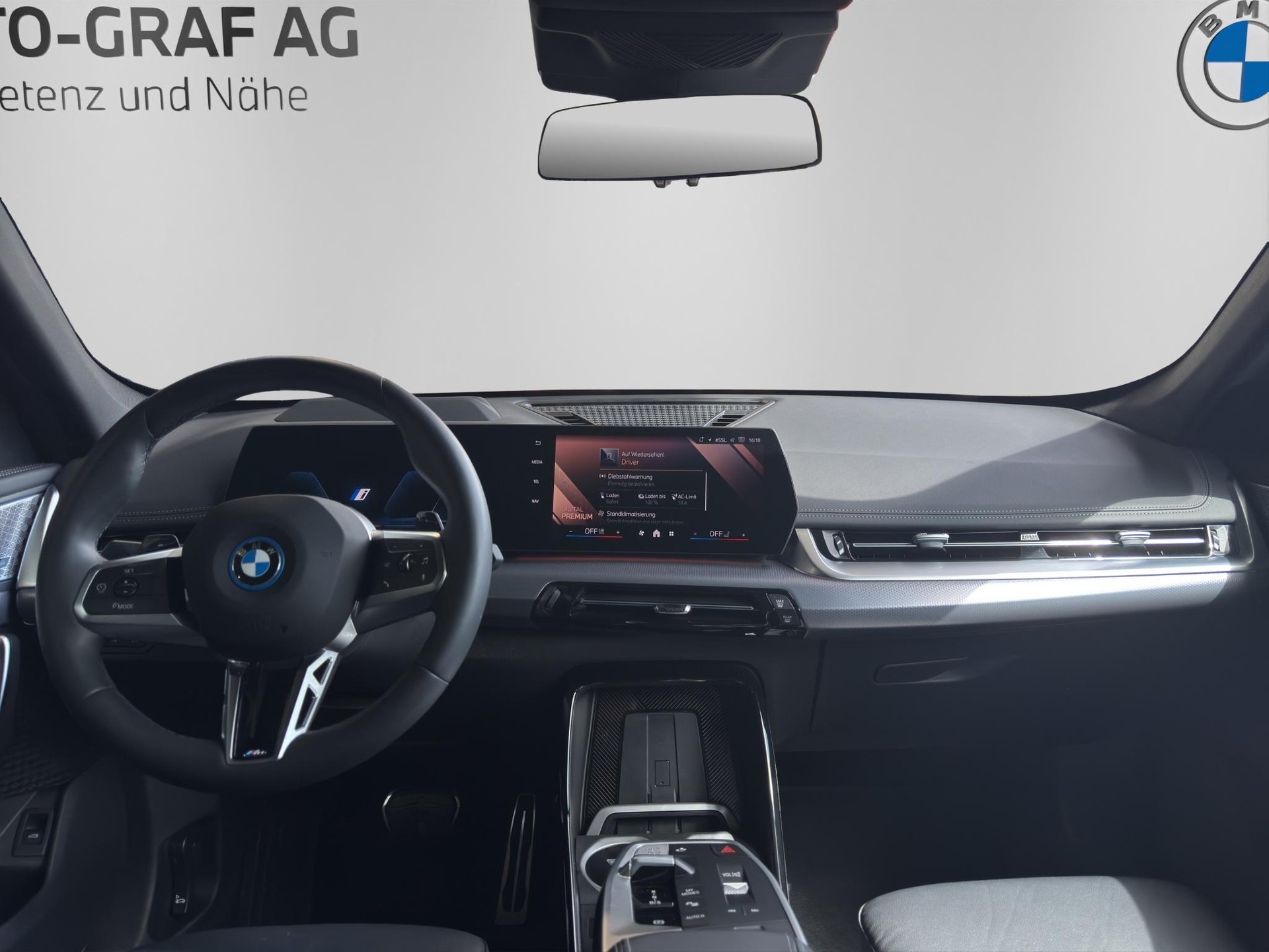 BMW X1 30e M Sport xDrive paddles-image-13