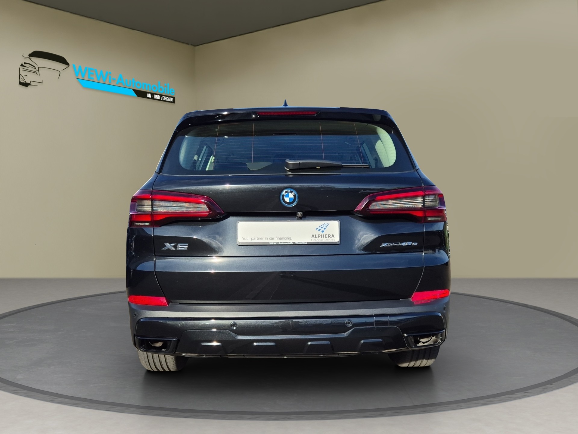 BMW X5 xDrive45e xLine Steptronic-showroom-element-3