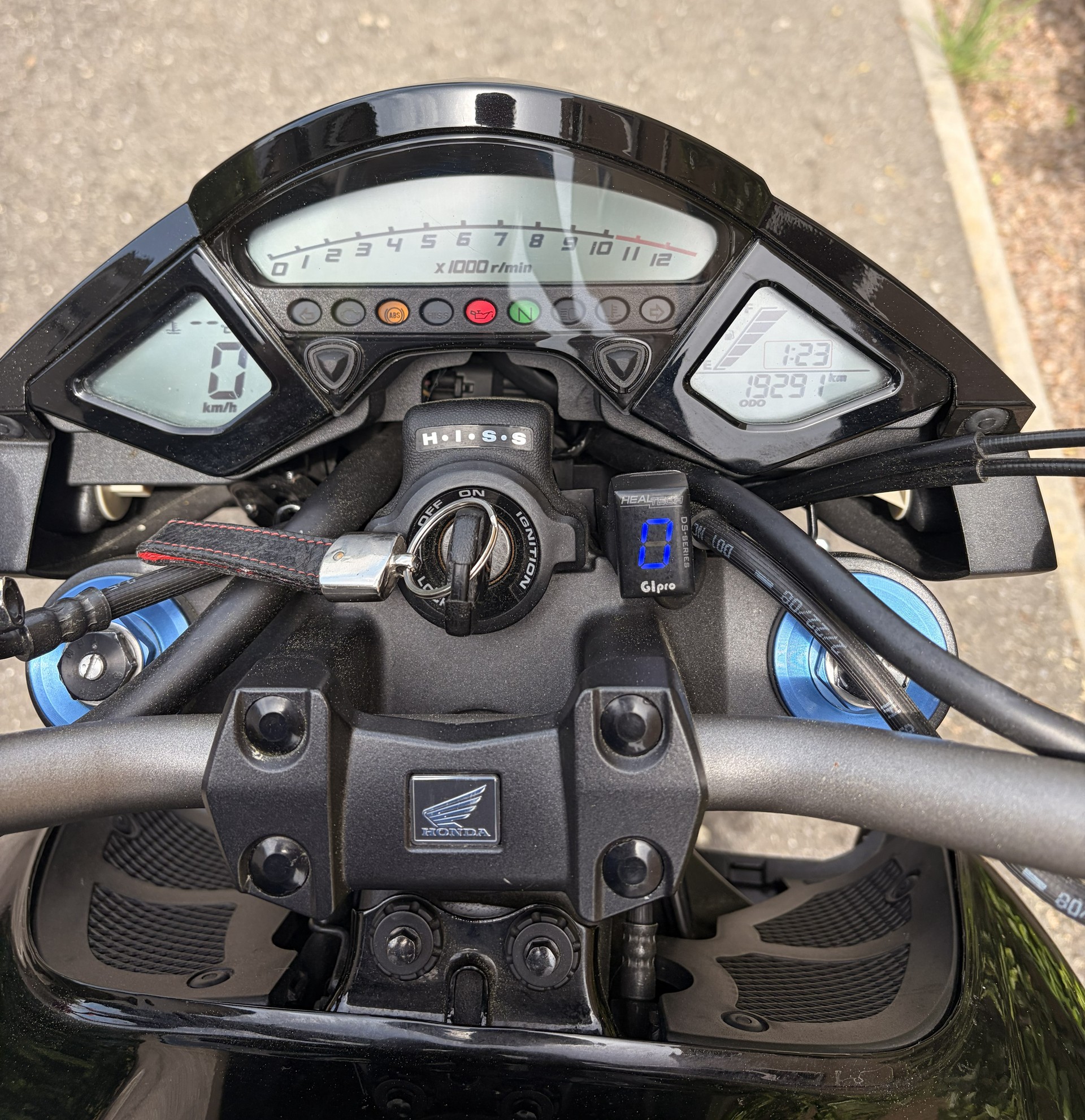 HONDA CB 1000 R ABS-image-1