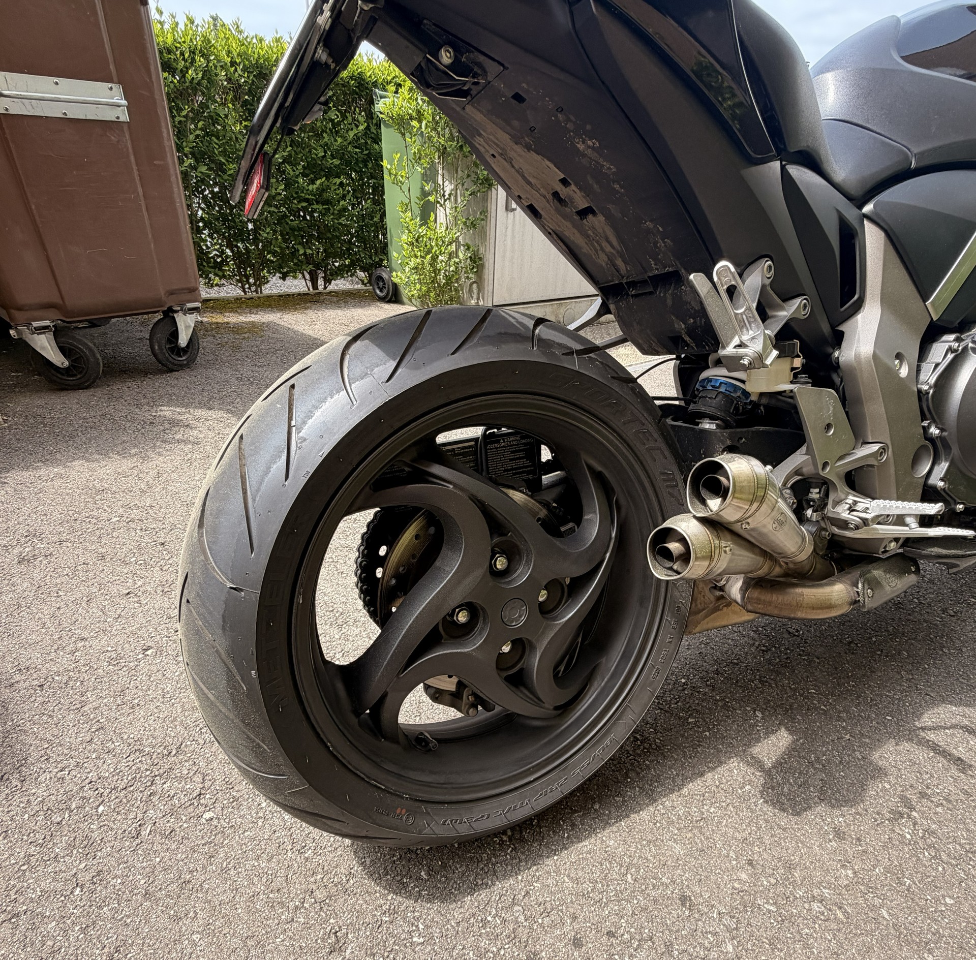 HONDA CB 1000 R ABS-image-7
