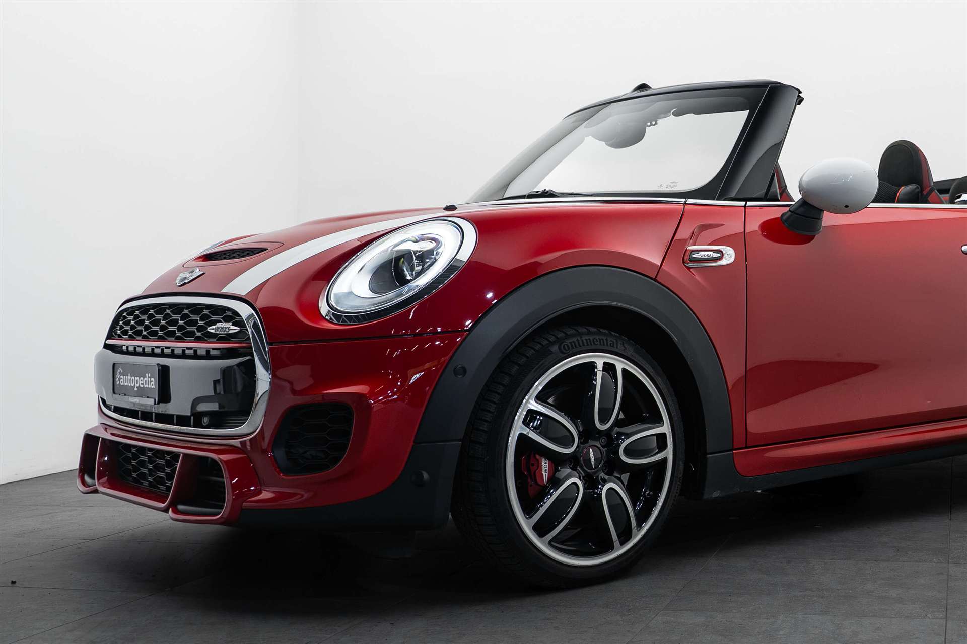 MINI Cooper John Cooper Works Cabriolet Steptronic-showroom-element-1