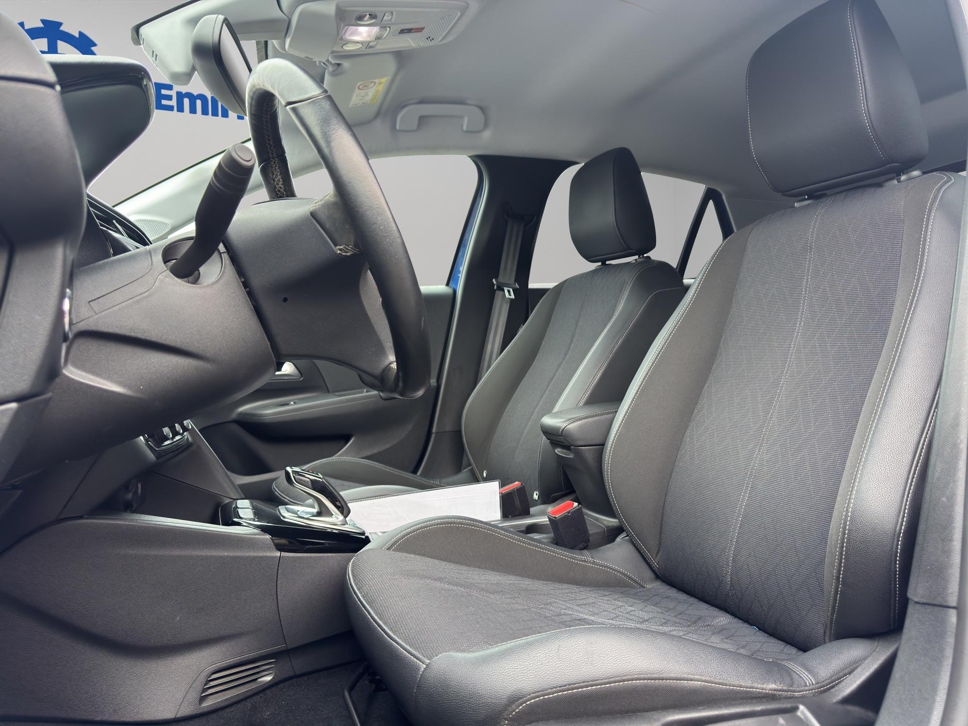 OPEL Corsa-e Elegance-showroom-element-1