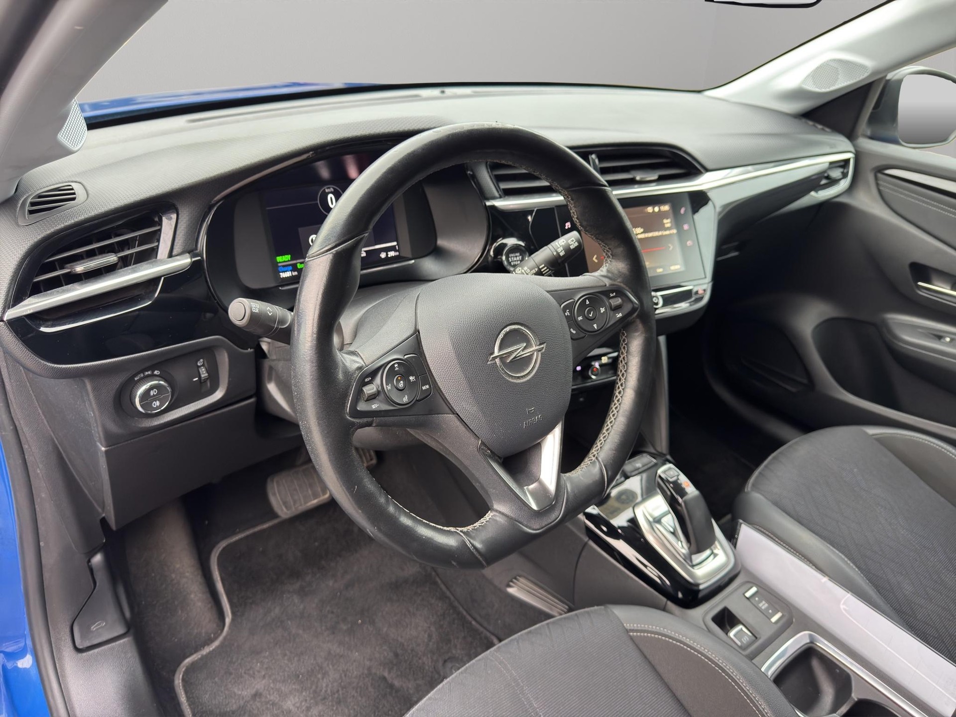 OPEL Corsa-e Elegance-showroom-element-3