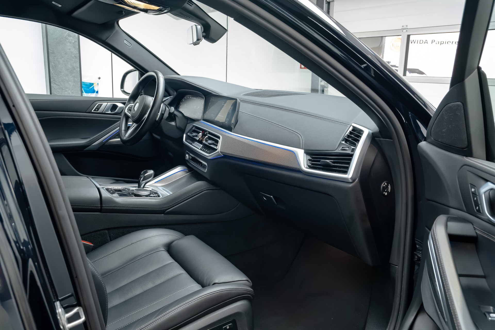 BMW X6 M50i Steptronic-image-8