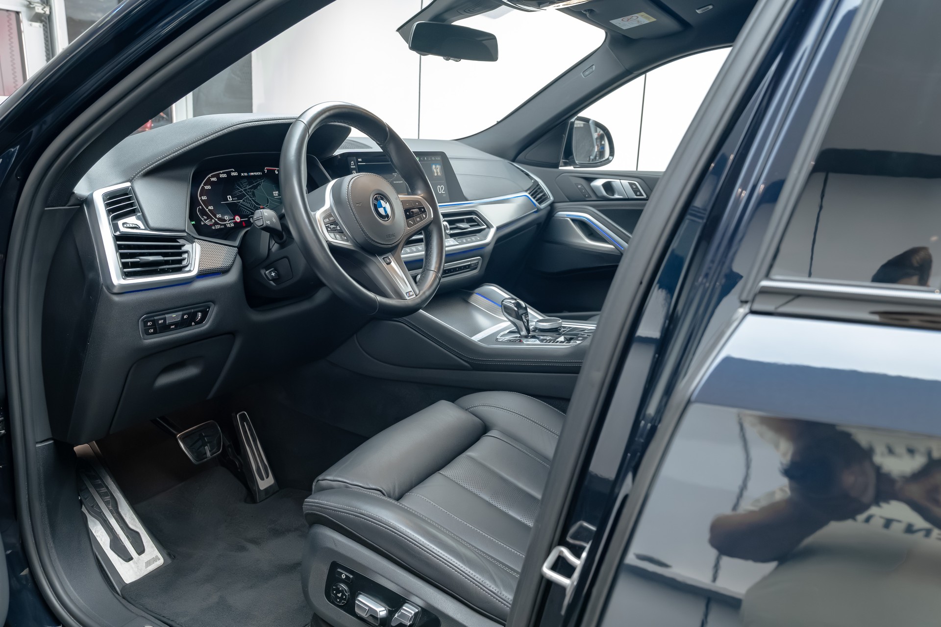 BMW X6 M50i Steptronic-image-13