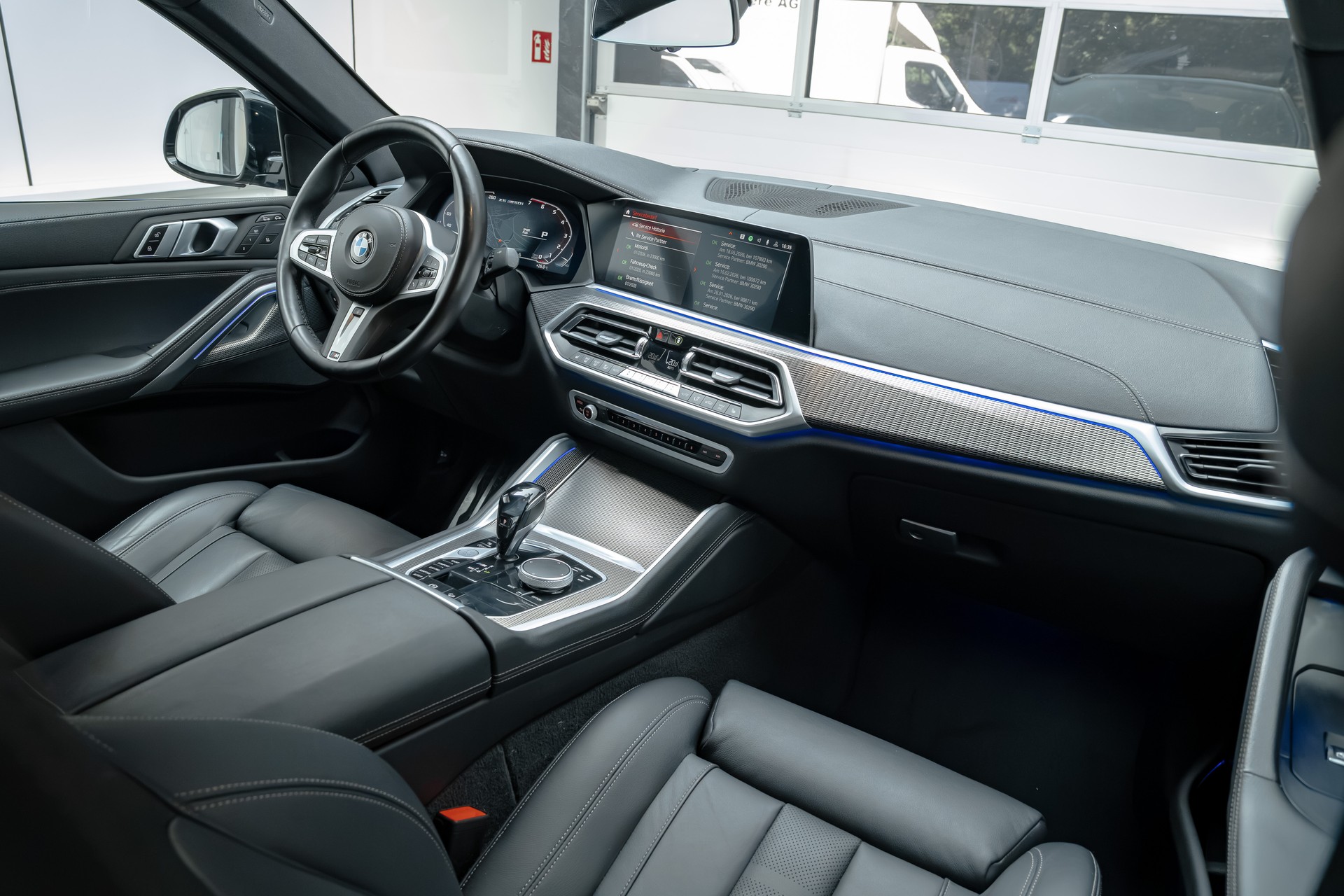 BMW X6 M50i Steptronic-image-7