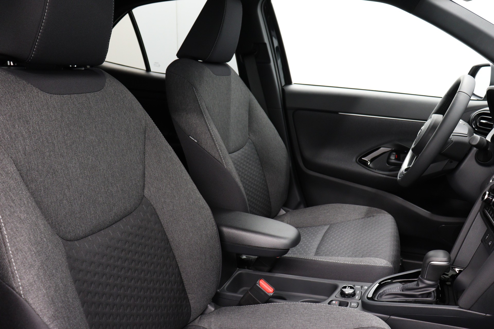 TOYOTA Yaris Cross 1.5 VVT-i HSD Trend AWD-i-image-10