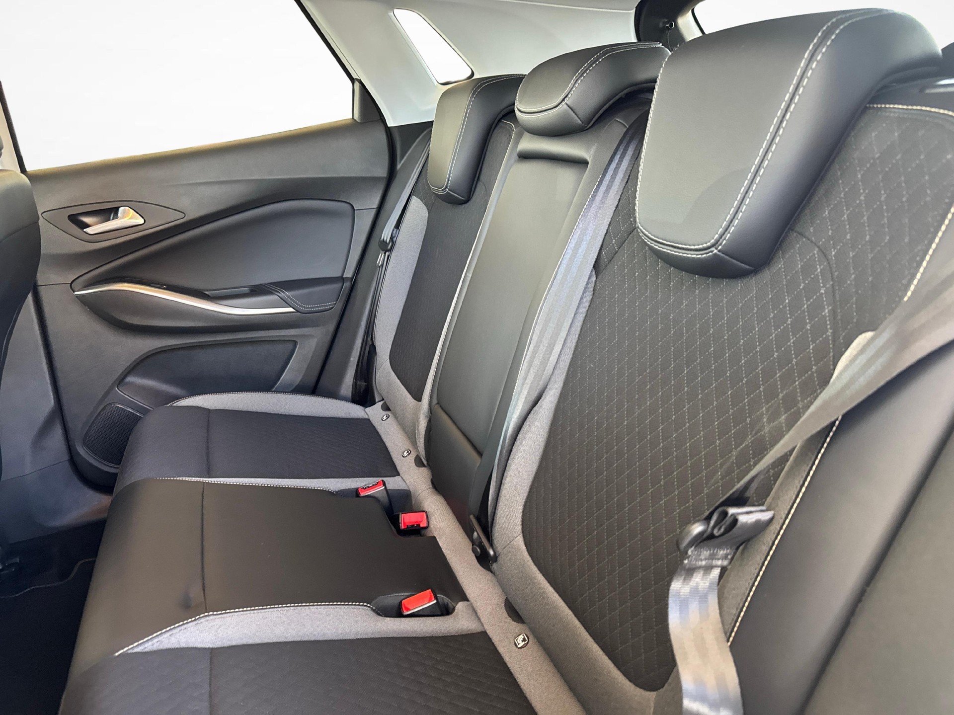 OPEL Grandland 1.6 T PHEV GS Line / Jetzt mit attraktivem 1.99% Leasing-image-11