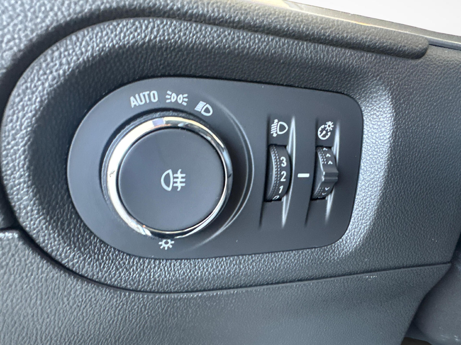 OPEL Grandland 1.6 T PHEV GS Line / Jetzt mit attraktivem 1.99% Leasing-image-18