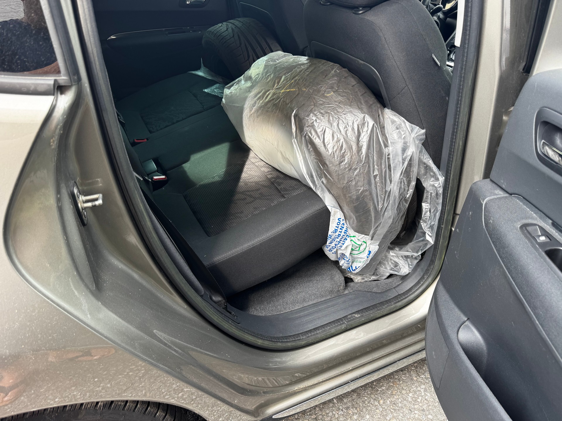 PEUGEOT 3008 HYbrid4 2.0 HDI EGS6-image-7