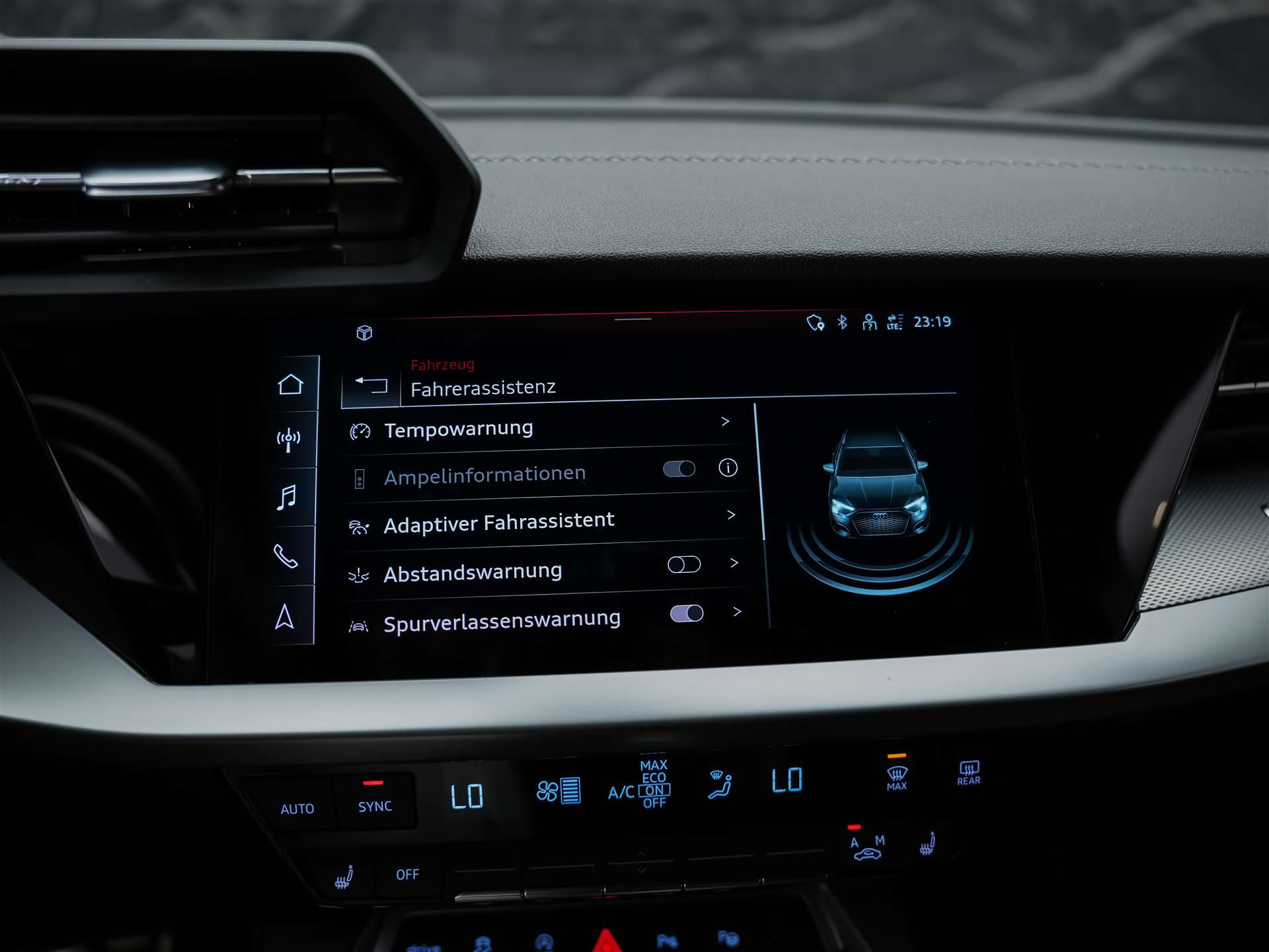 AUDI S3 Sportback 2.0 TFSI quattro S-tronic *19" Felgen*Abstandsregler*Sitzheizung*-image-37