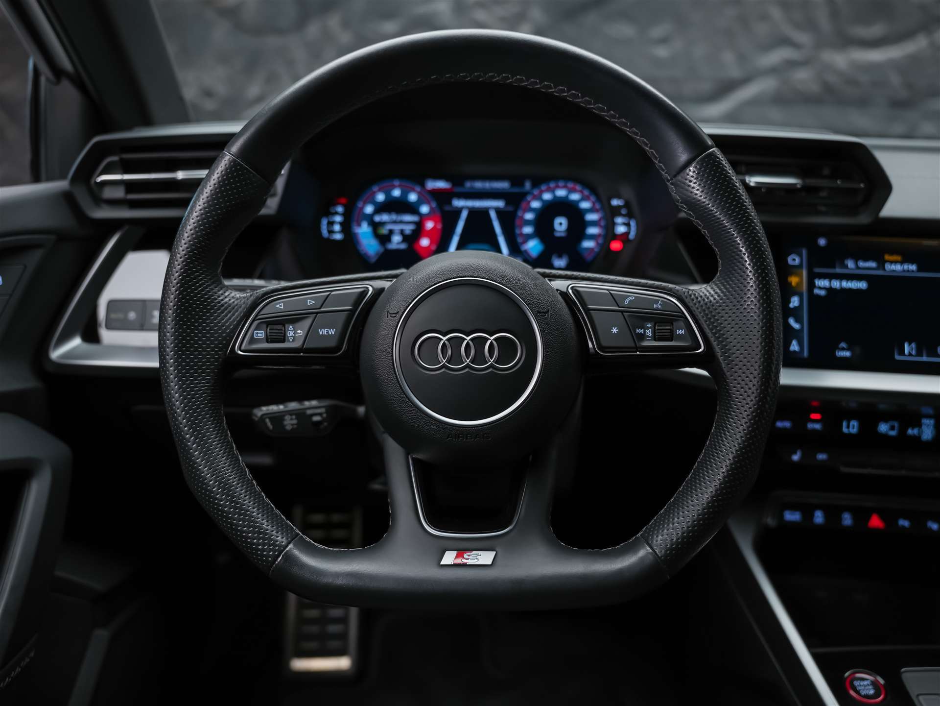 AUDI S3 Sportback 2.0 TFSI quattro S-tronic *19" Felgen*Abstandsregler*Sitzheizung*-image-27