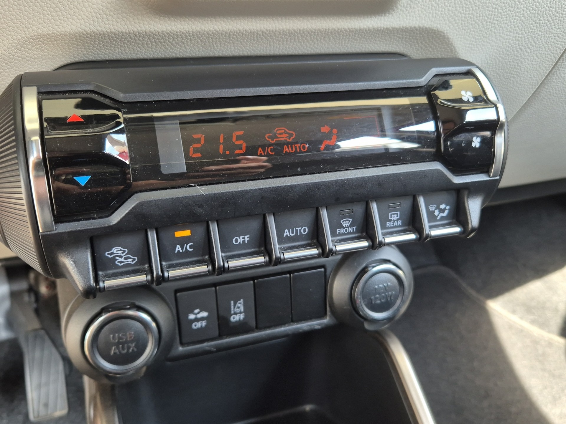 SUZUKI Ignis 1.2i Compact Top AGS-image-17