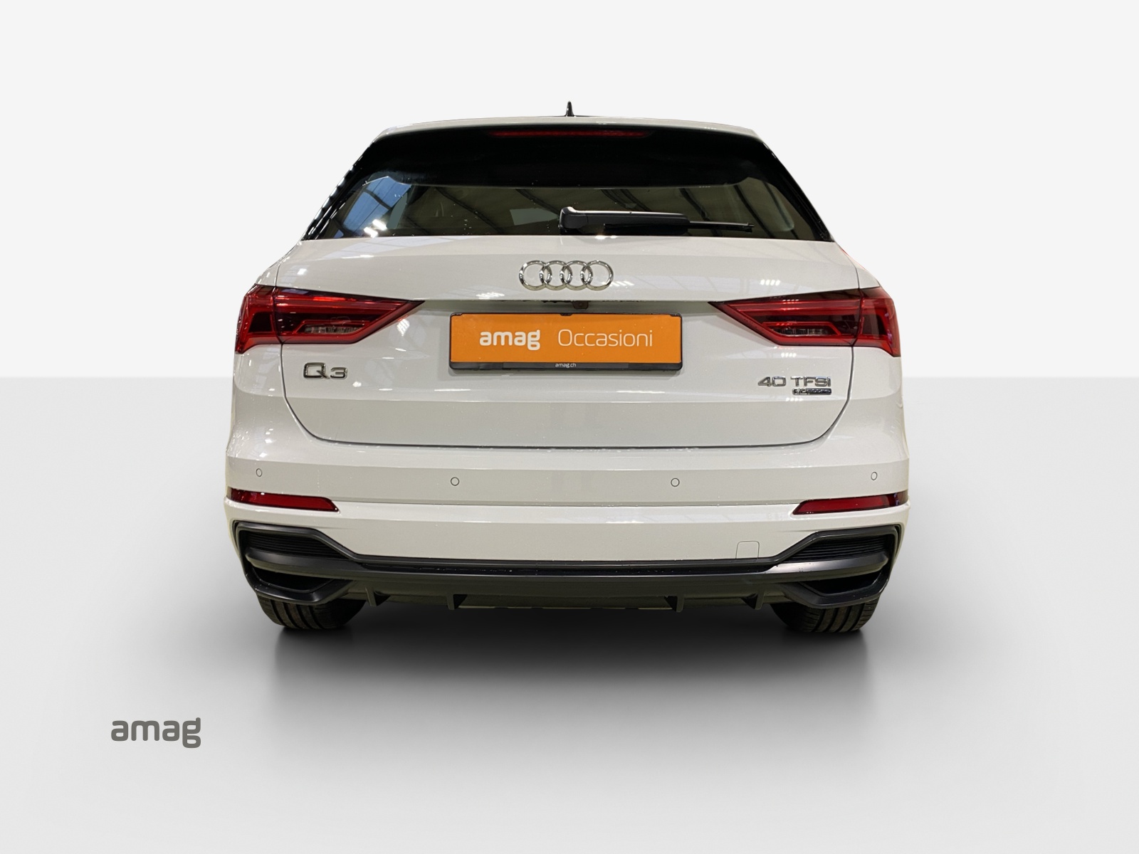AUDI Q3 40 TFSI S line quattro S-tronic-showroom-element-3