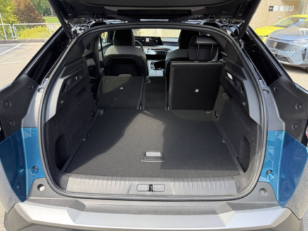 PEUGEOT 3008 Plug-in Hybrid 225 e-DCS7 GT Exclusive-image-14