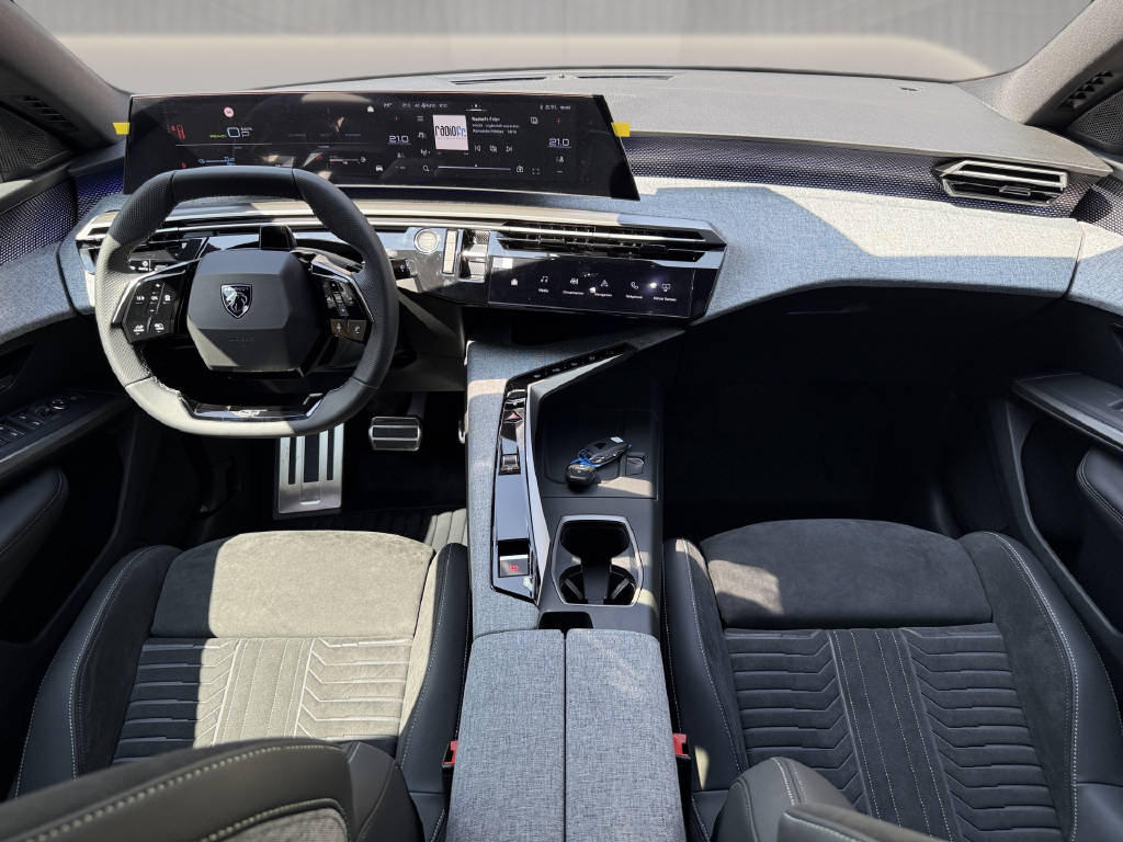 PEUGEOT 3008 Plug-in Hybrid 225 e-DCS7 GT Exclusive-image-7