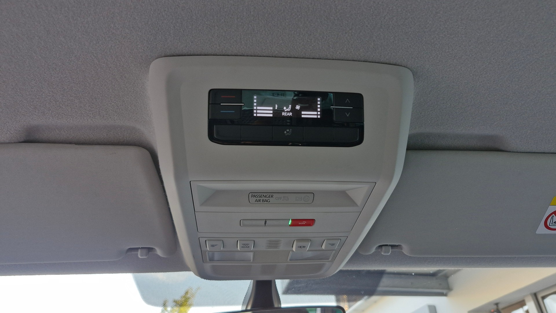 VW T6.1 Kombi 3000 2.0 TDI 150-image-12