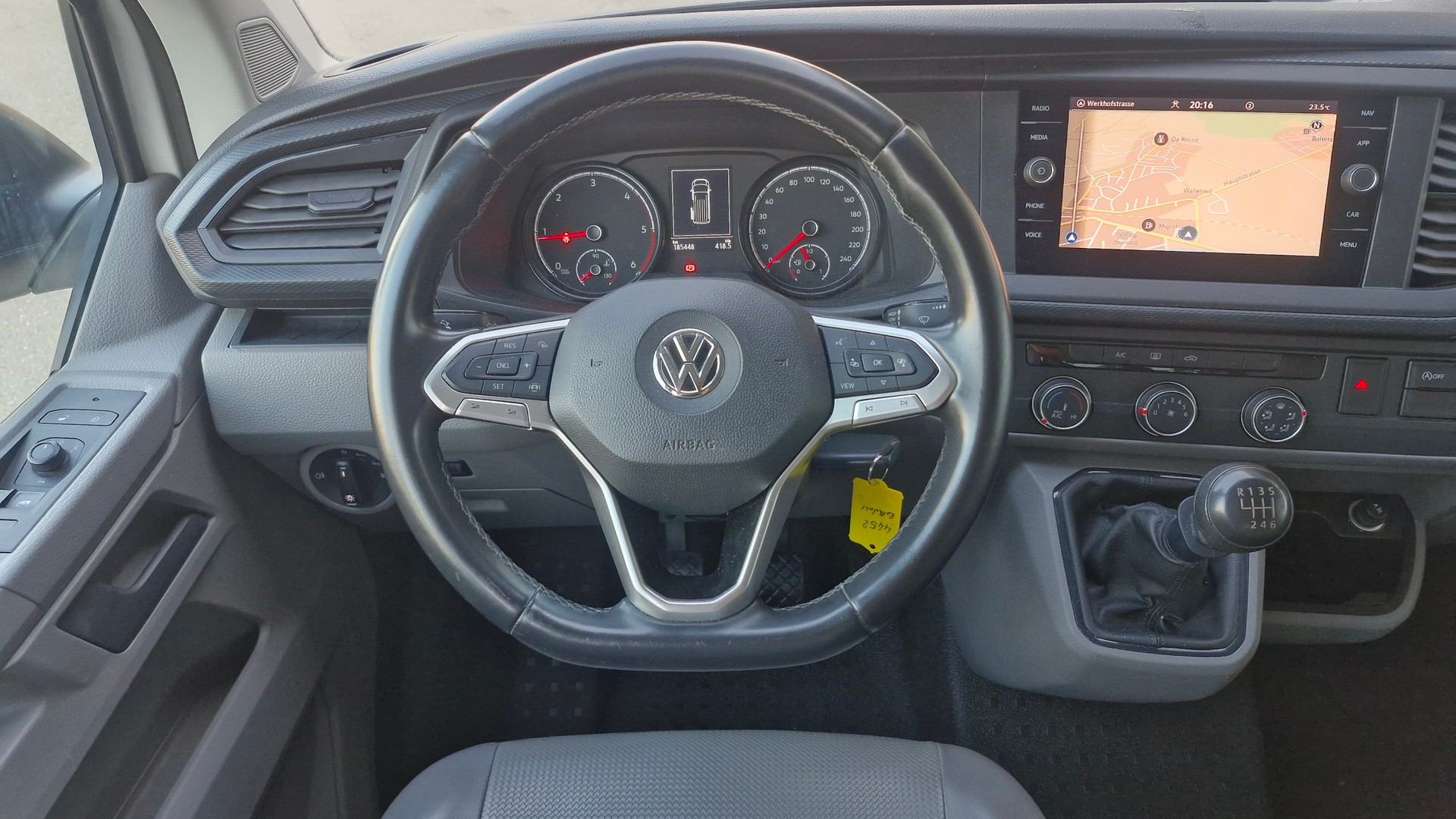 VW T6.1 Kombi 3000 2.0 TDI 150-image-9