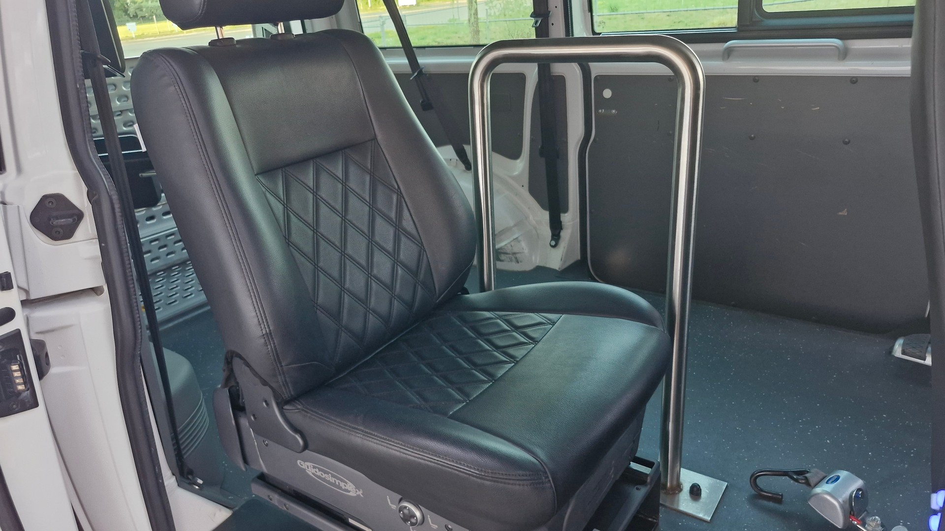 VW T6.1 Kombi 3000 2.0 TDI 150-image-7