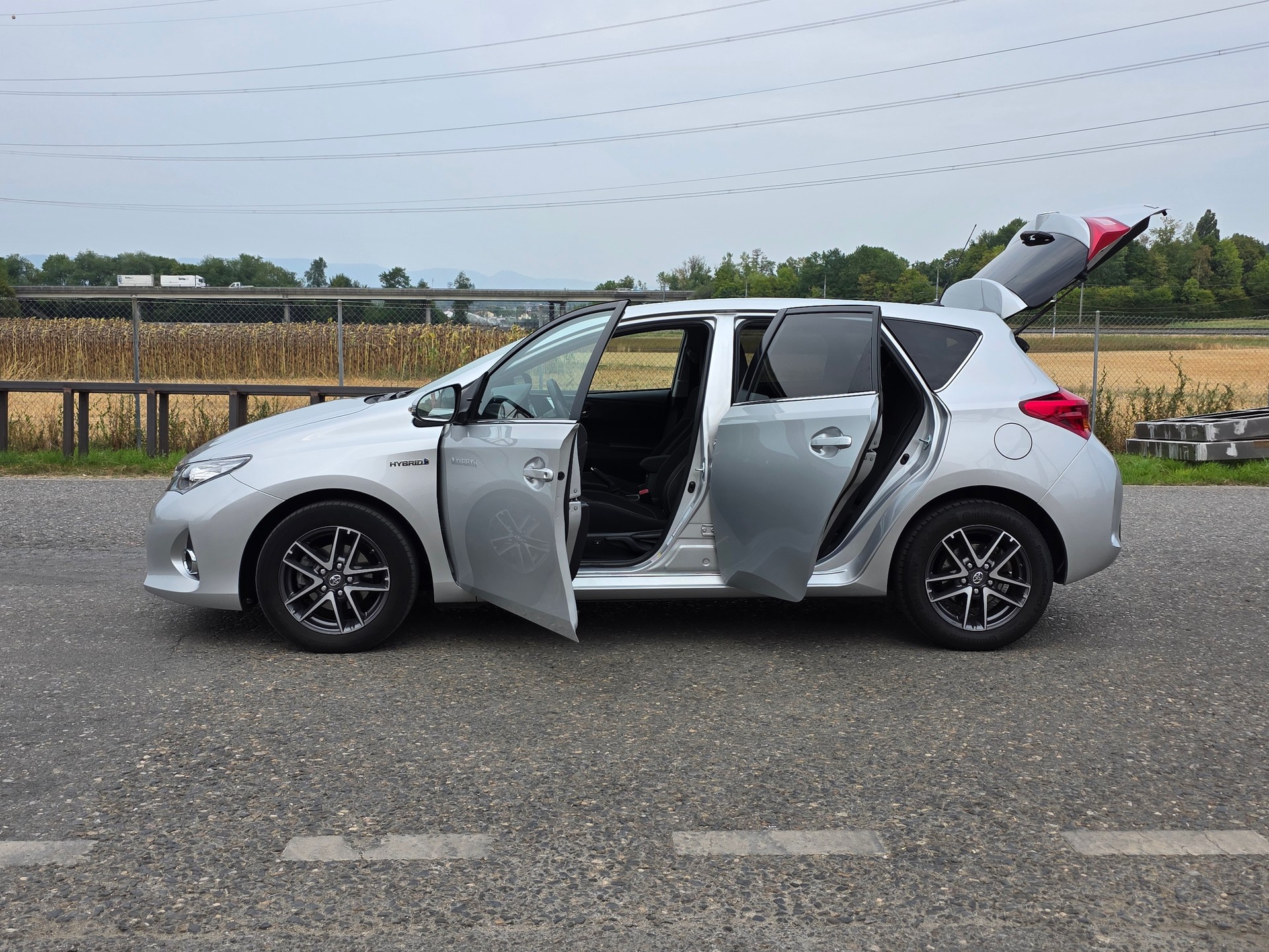 TOYOTA Auris 1.8 16V HSD Linea Trend-image-3