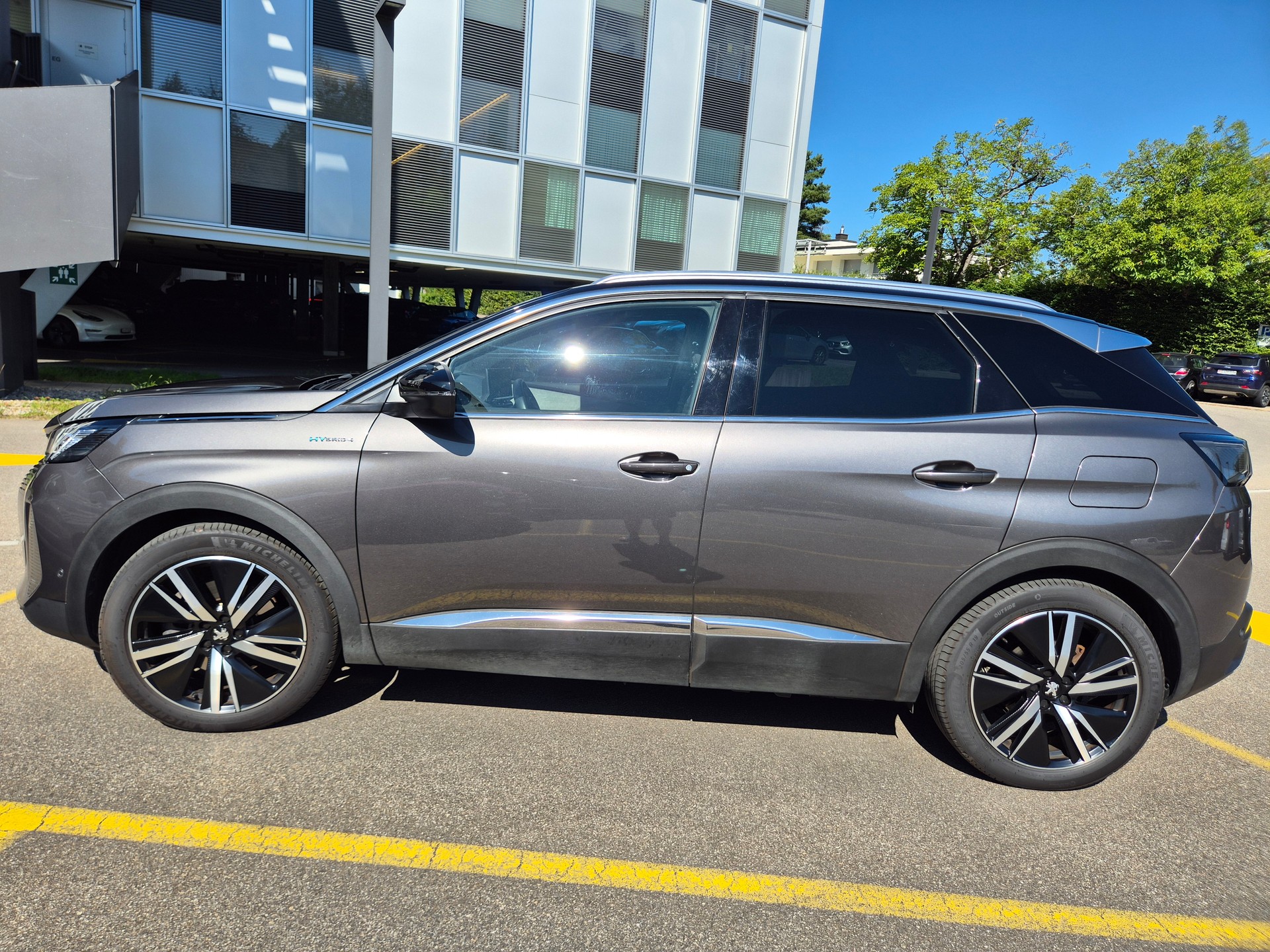 PEUGEOT 1.6 Plug-in 300 e Hybrid4 GT P-image-5