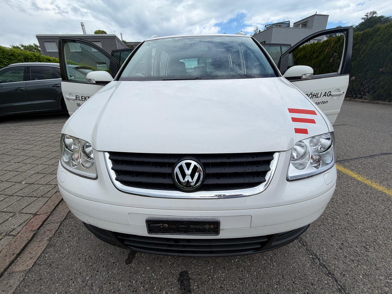 VW Touran 2.0 TDI Trendline-image-2