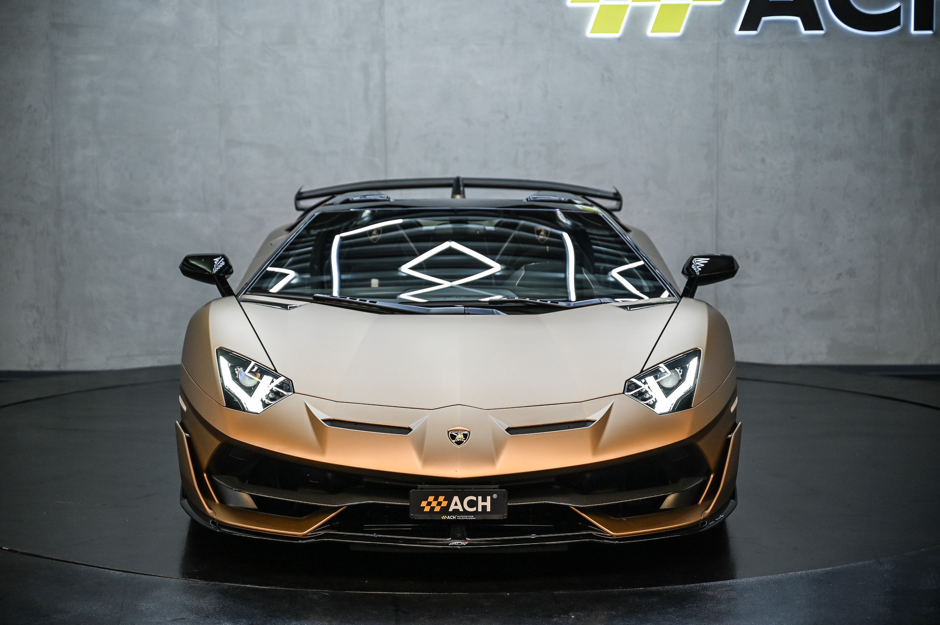 LAMBORGHINI Aventador SVJ Roadster 6.5 (1 of 800) Bronzo Zenas Matt-showroom-element-1