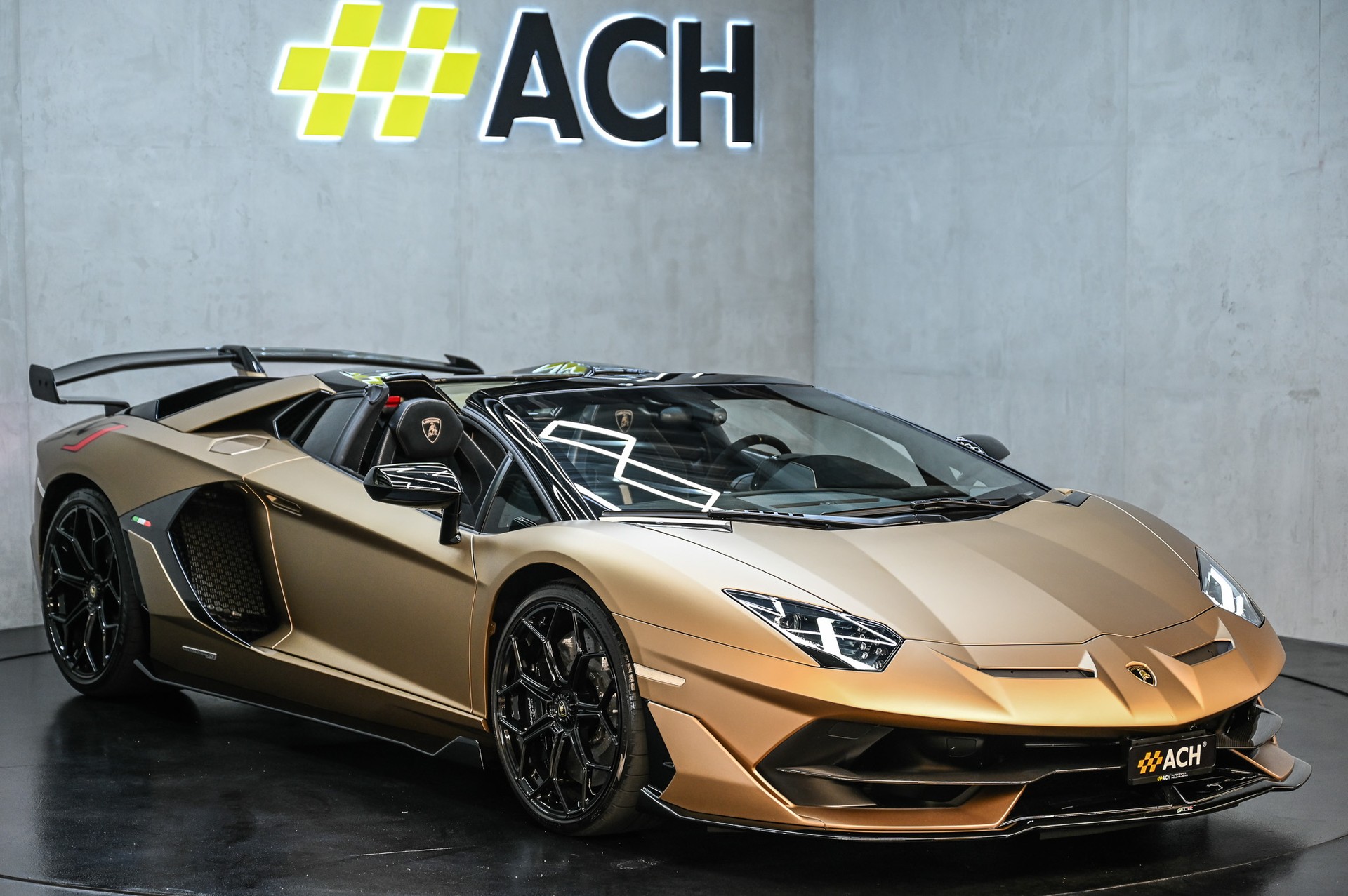 LAMBORGHINI Aventador SVJ Roadster 6.5 (1 of 800) Bronzo Zenas Matt