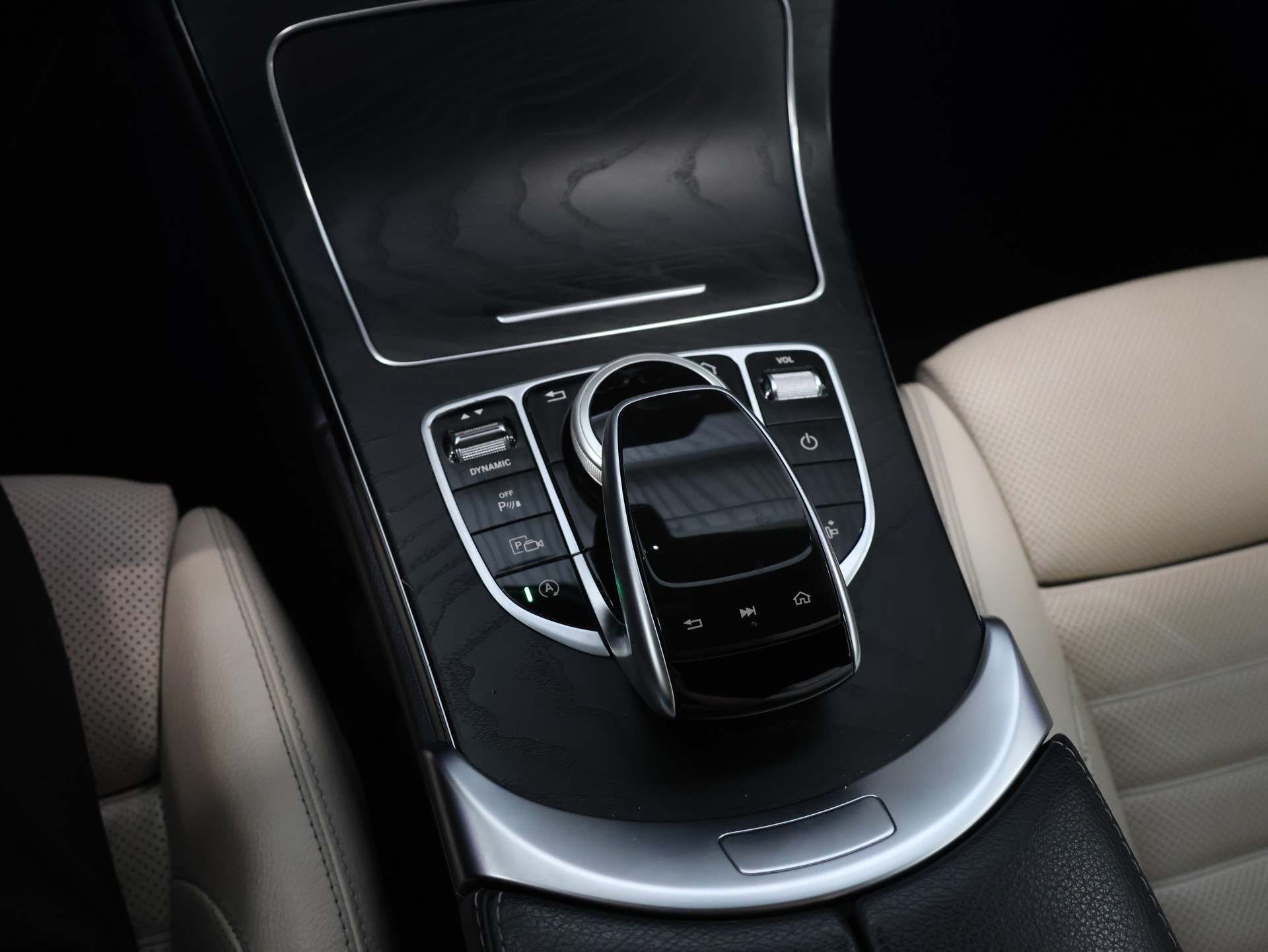 MERCEDES-BENZ Mercedes-Benz C300d *Burmester* *Sitzheizung* *Rückfahrkamera*-image-21