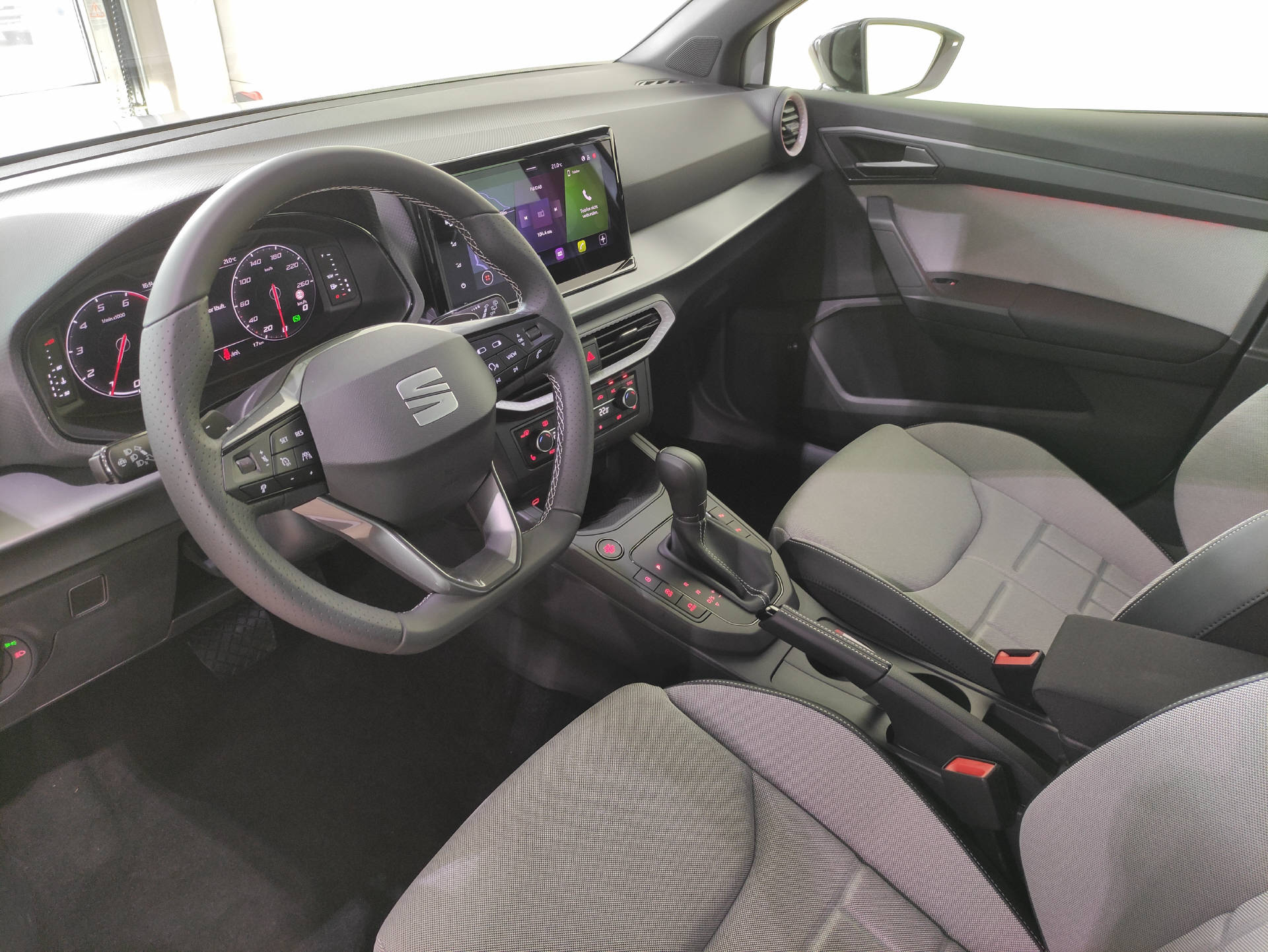 SEAT Arona 1.5 TSI FR DSG-image-4