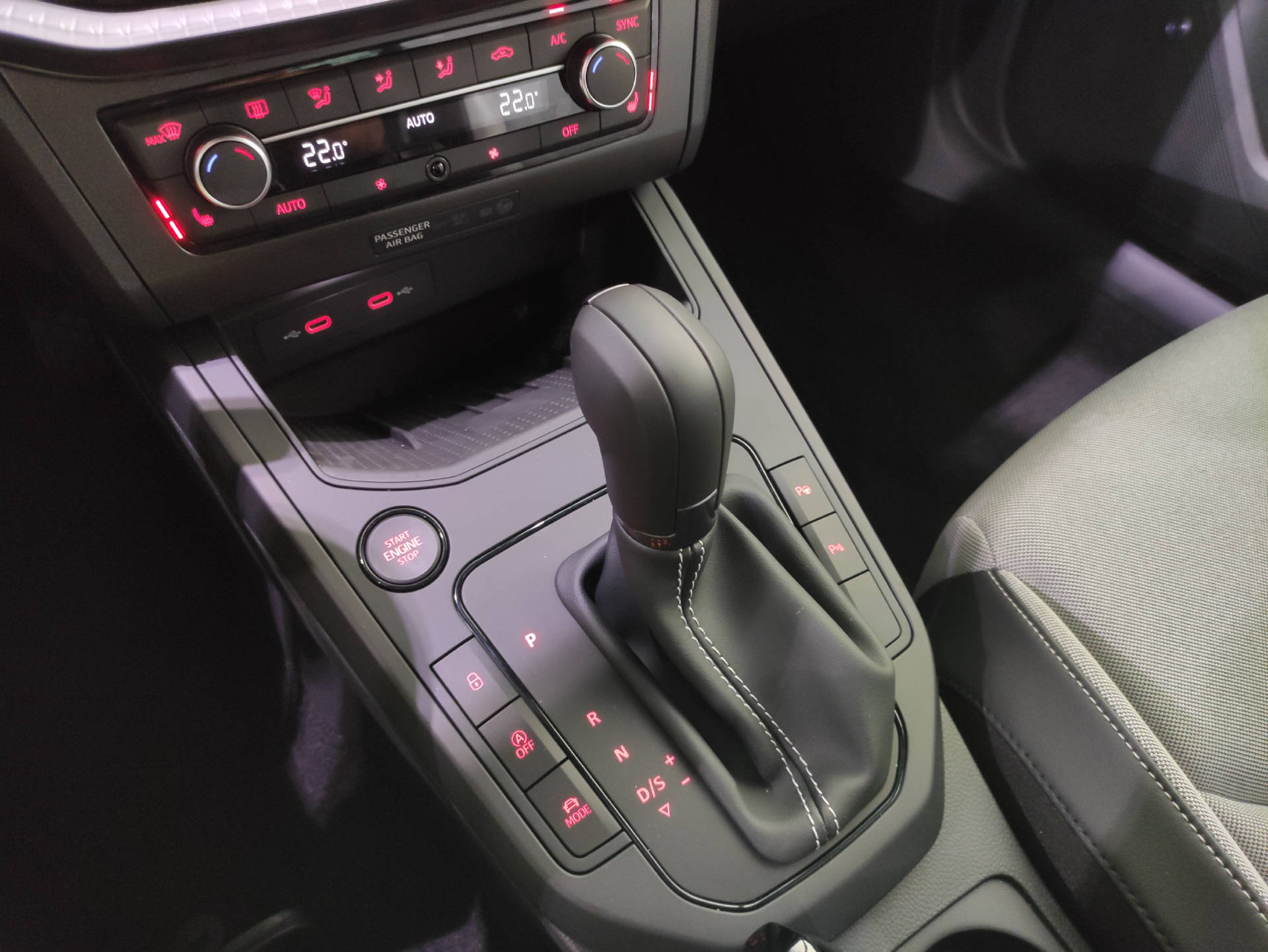 SEAT Arona 1.5 TSI FR DSG-image-11